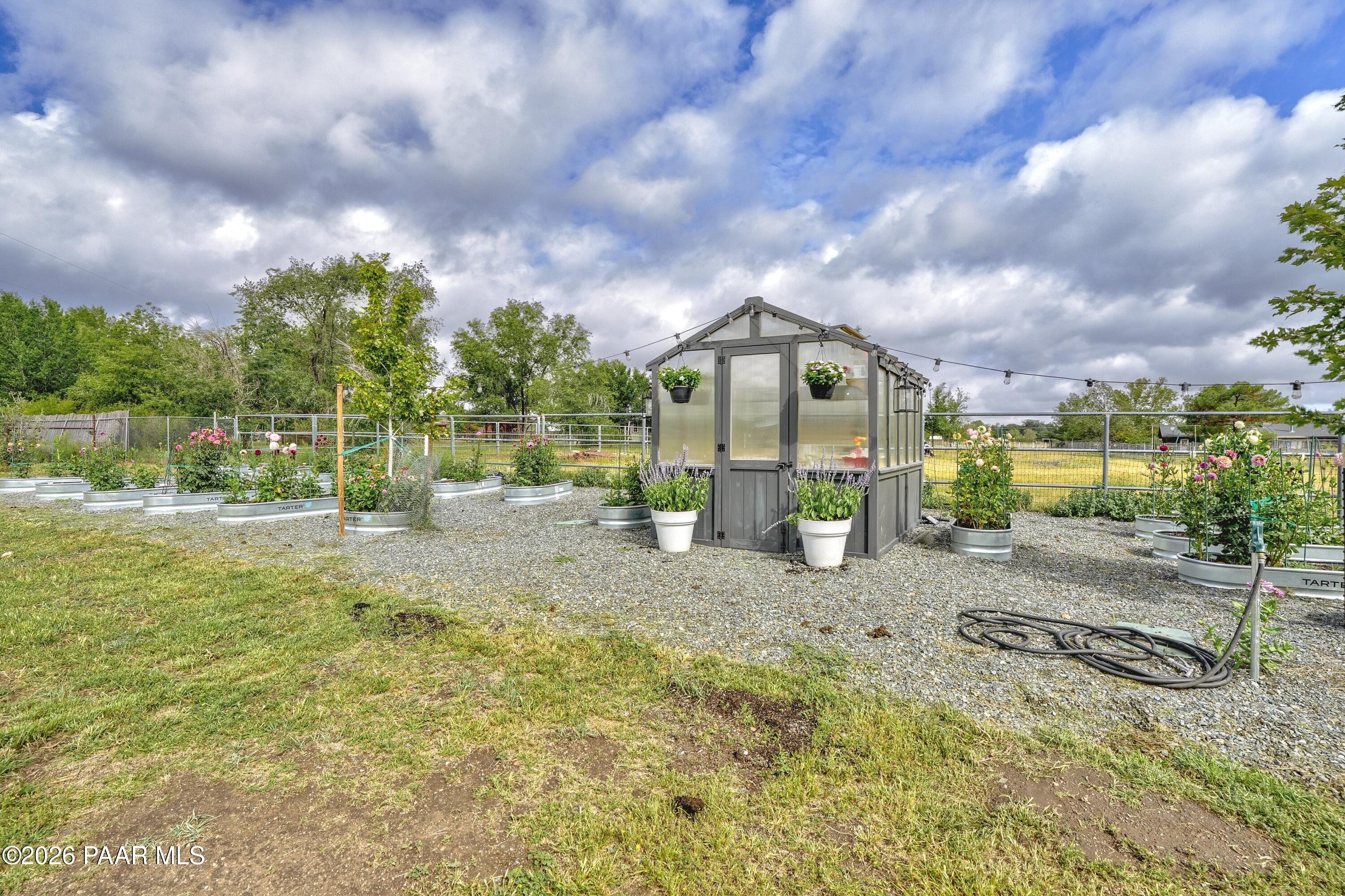1379 W Mcintosh Drive