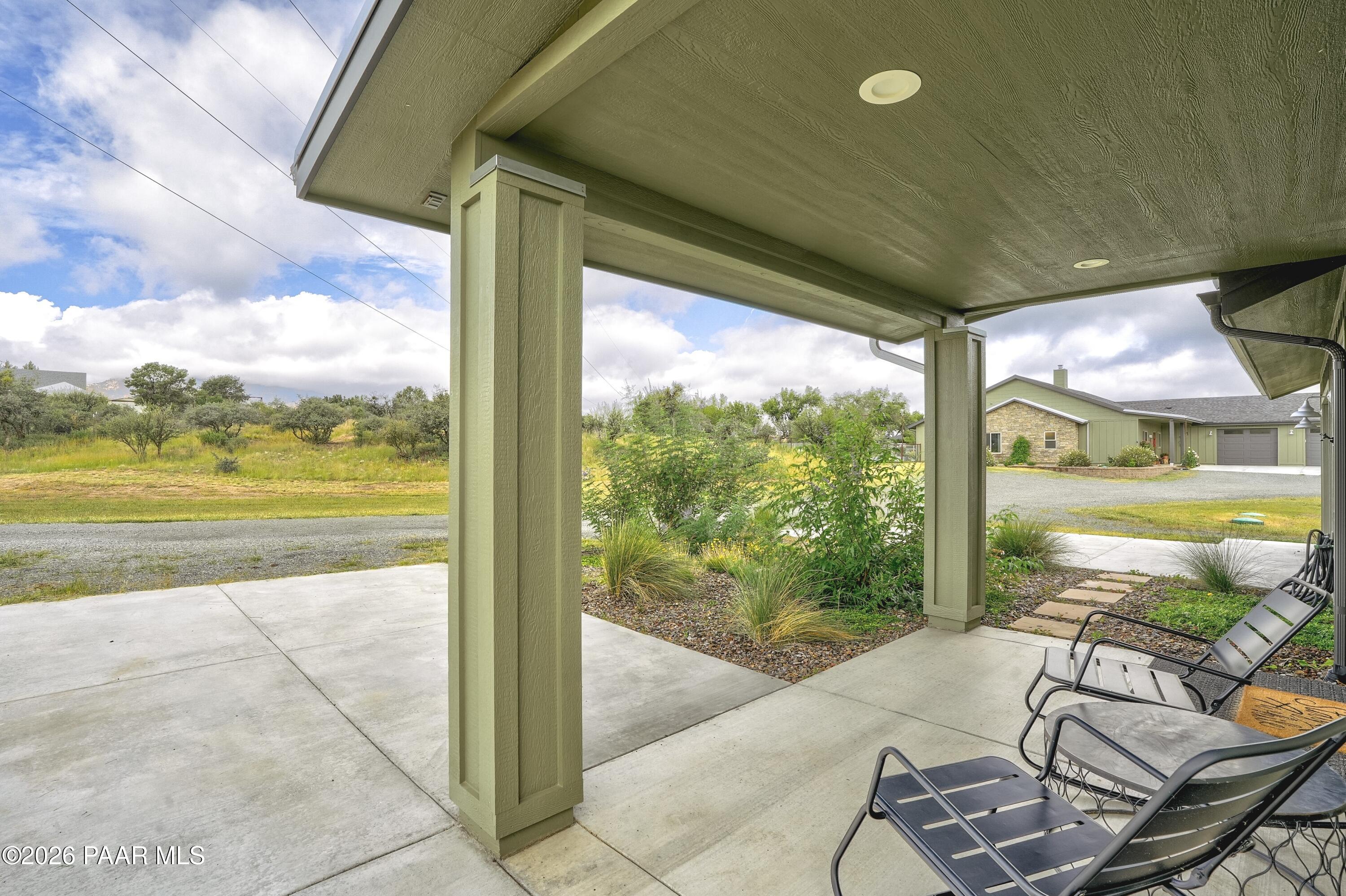 1379 W Mcintosh Drive