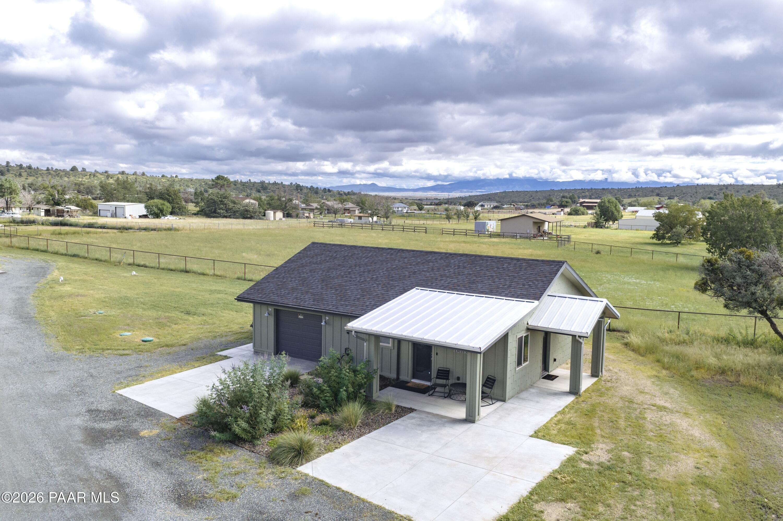 1379 W Mcintosh Drive