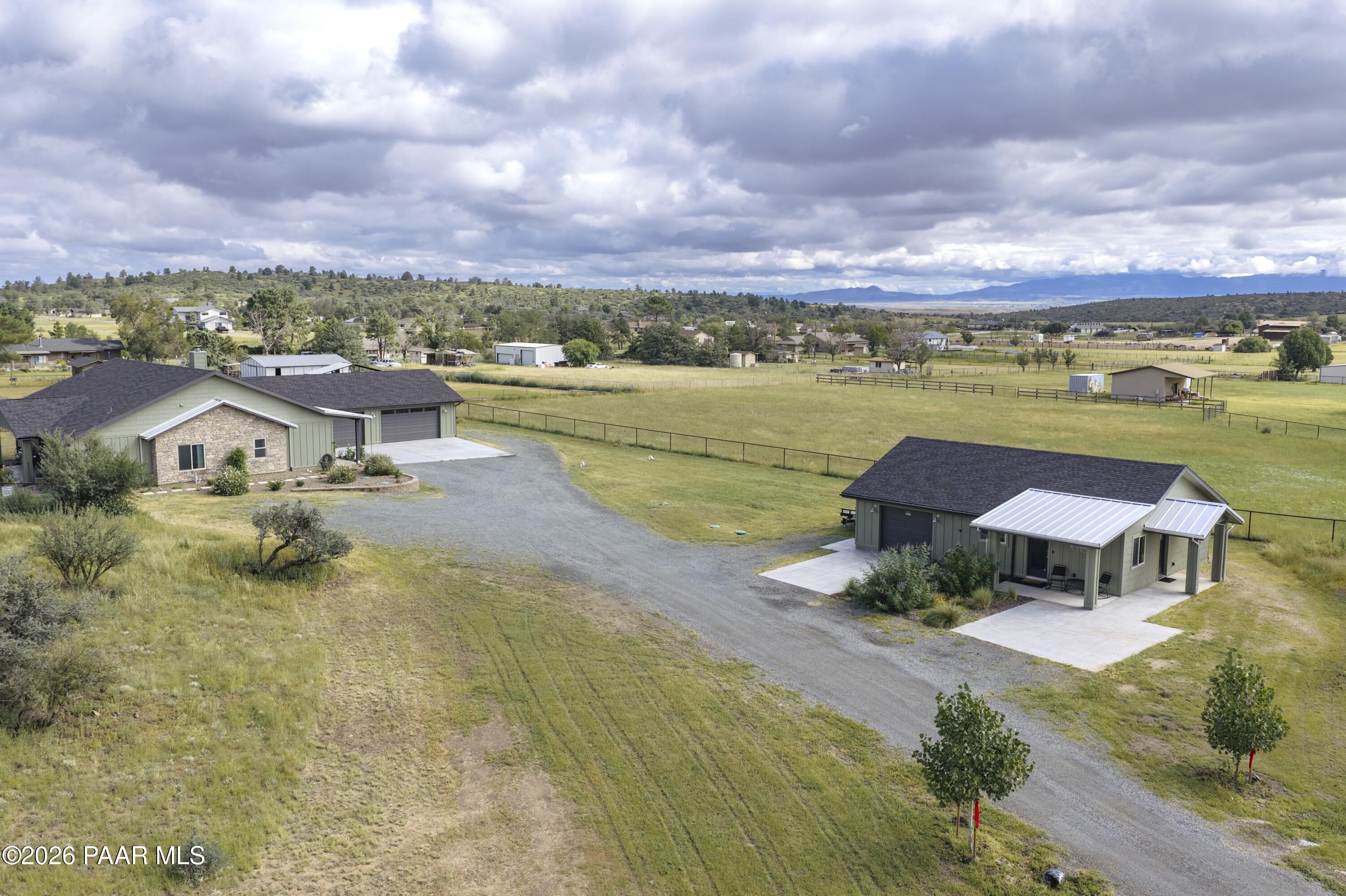 1379 W Mcintosh Drive