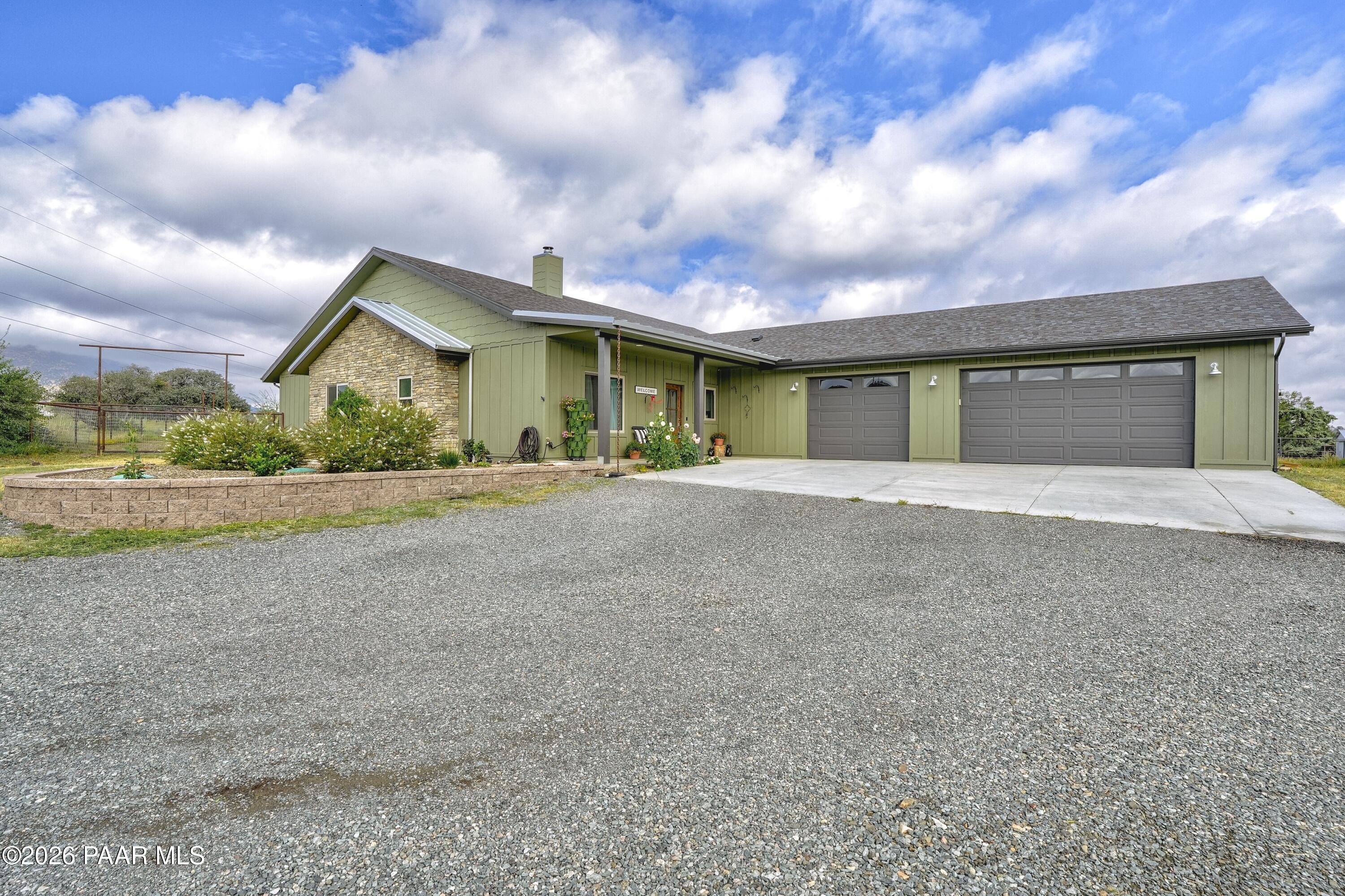 1379 W Mcintosh Drive