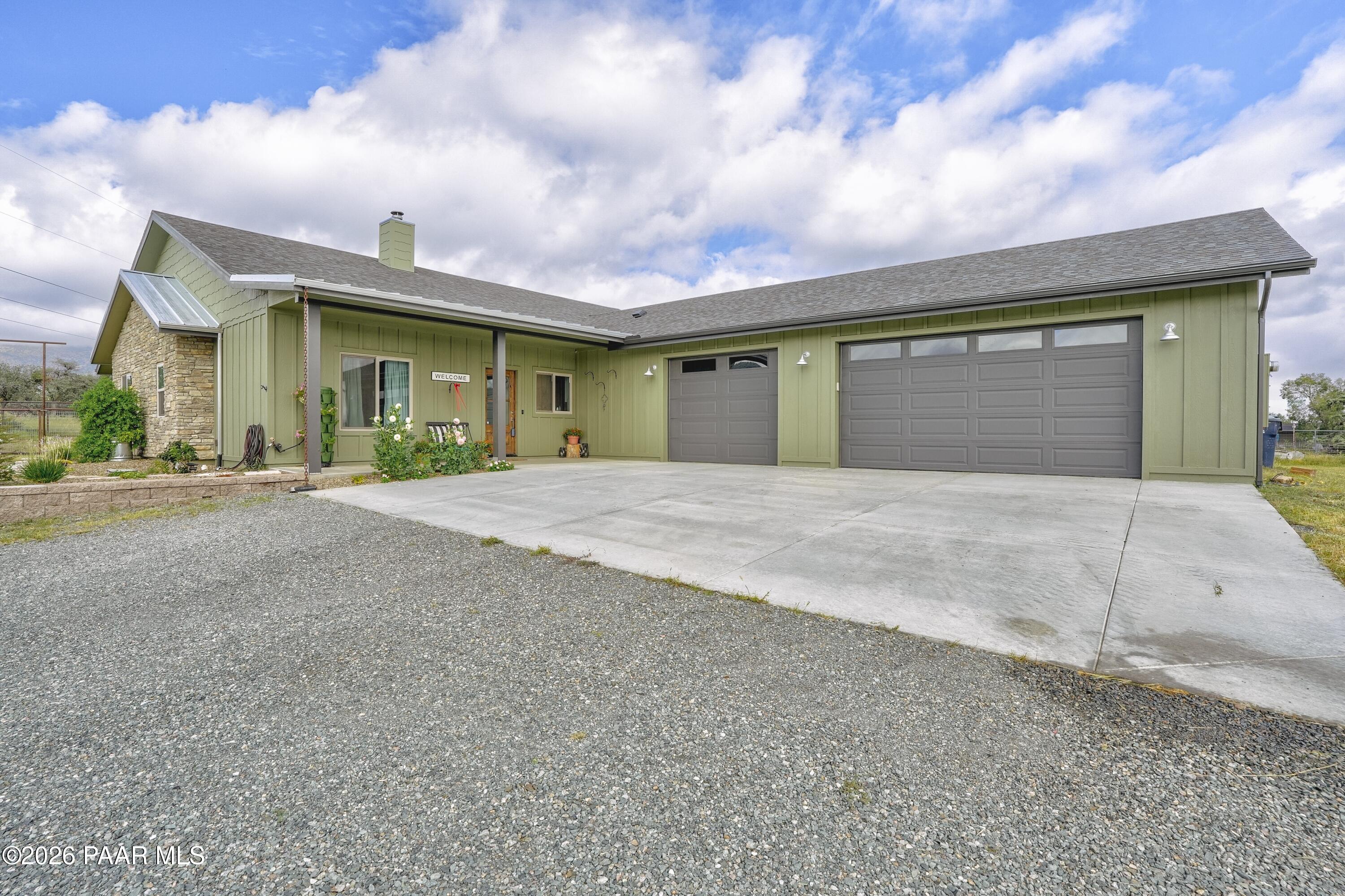 1379 W Mcintosh Drive
