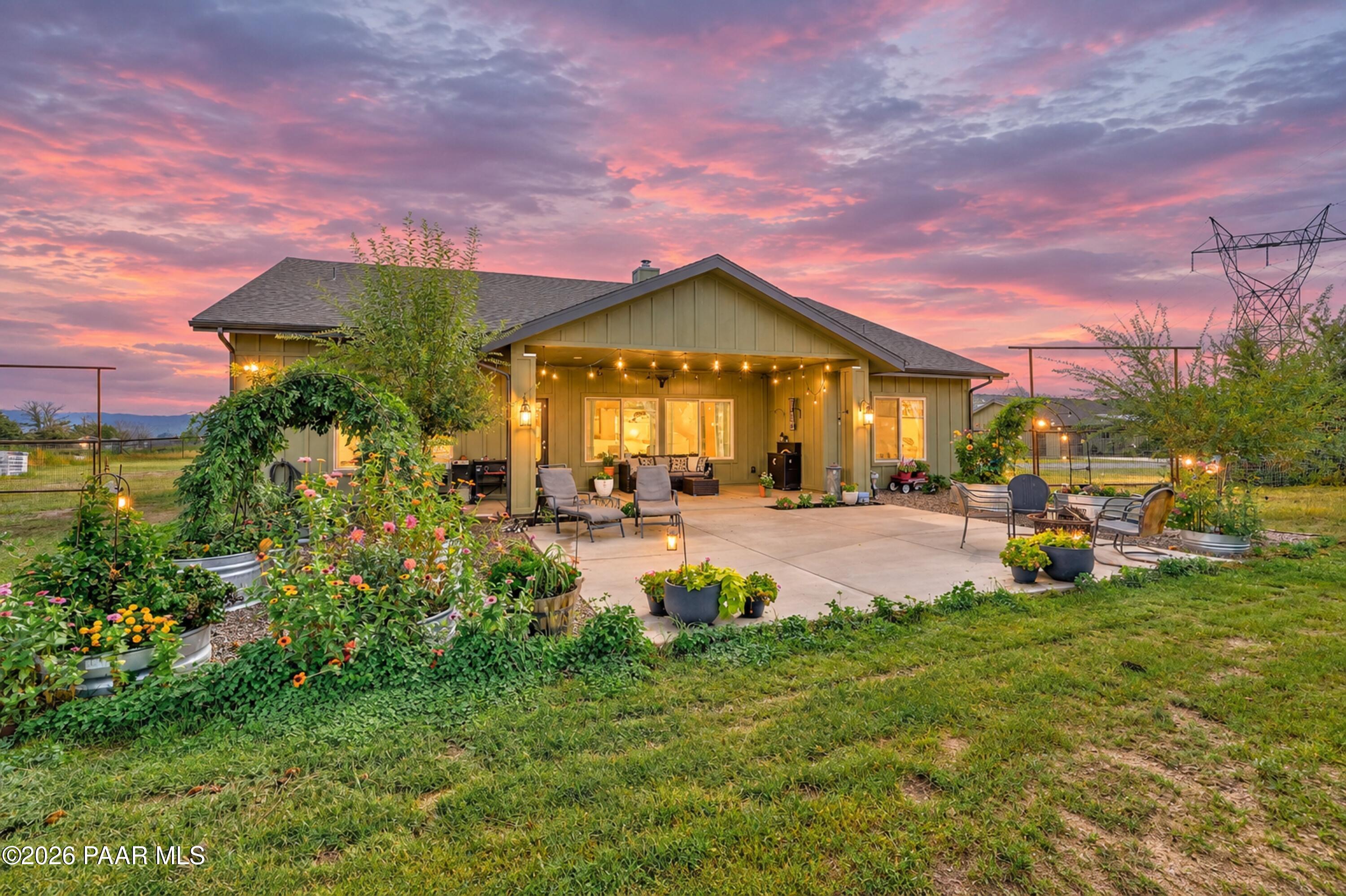 1379 W Mcintosh Drive