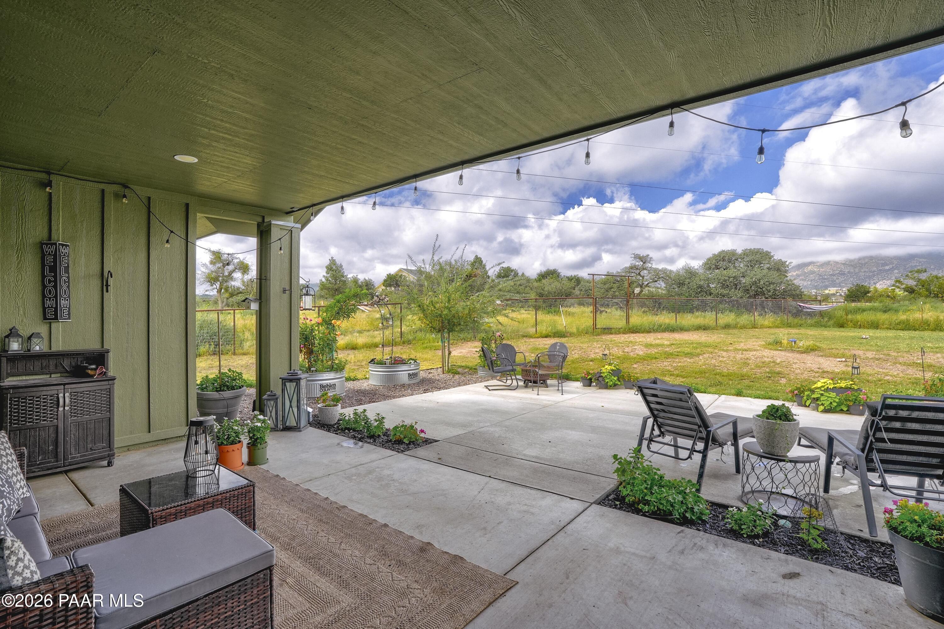 1379 W Mcintosh Drive