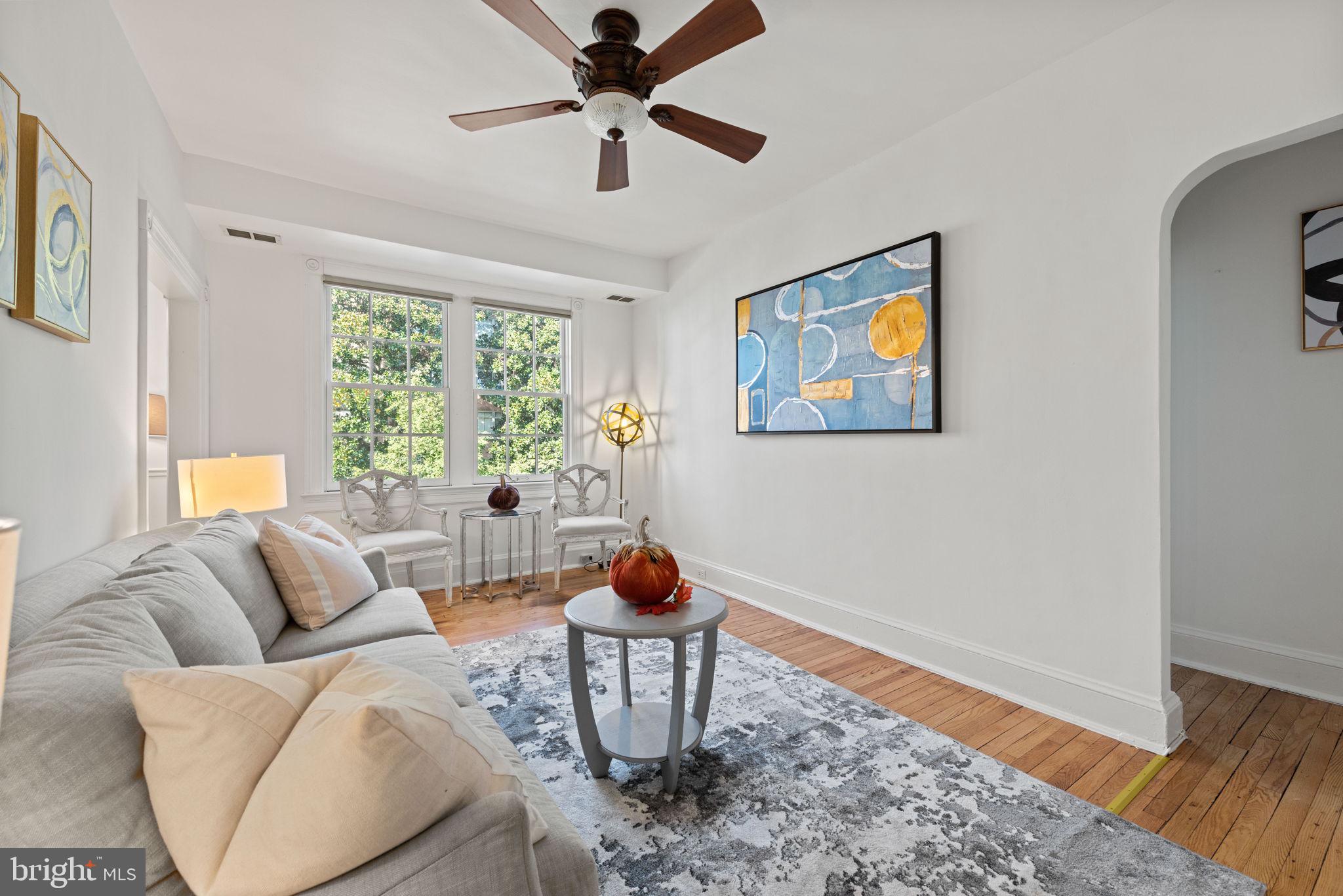 115 D St SE #201