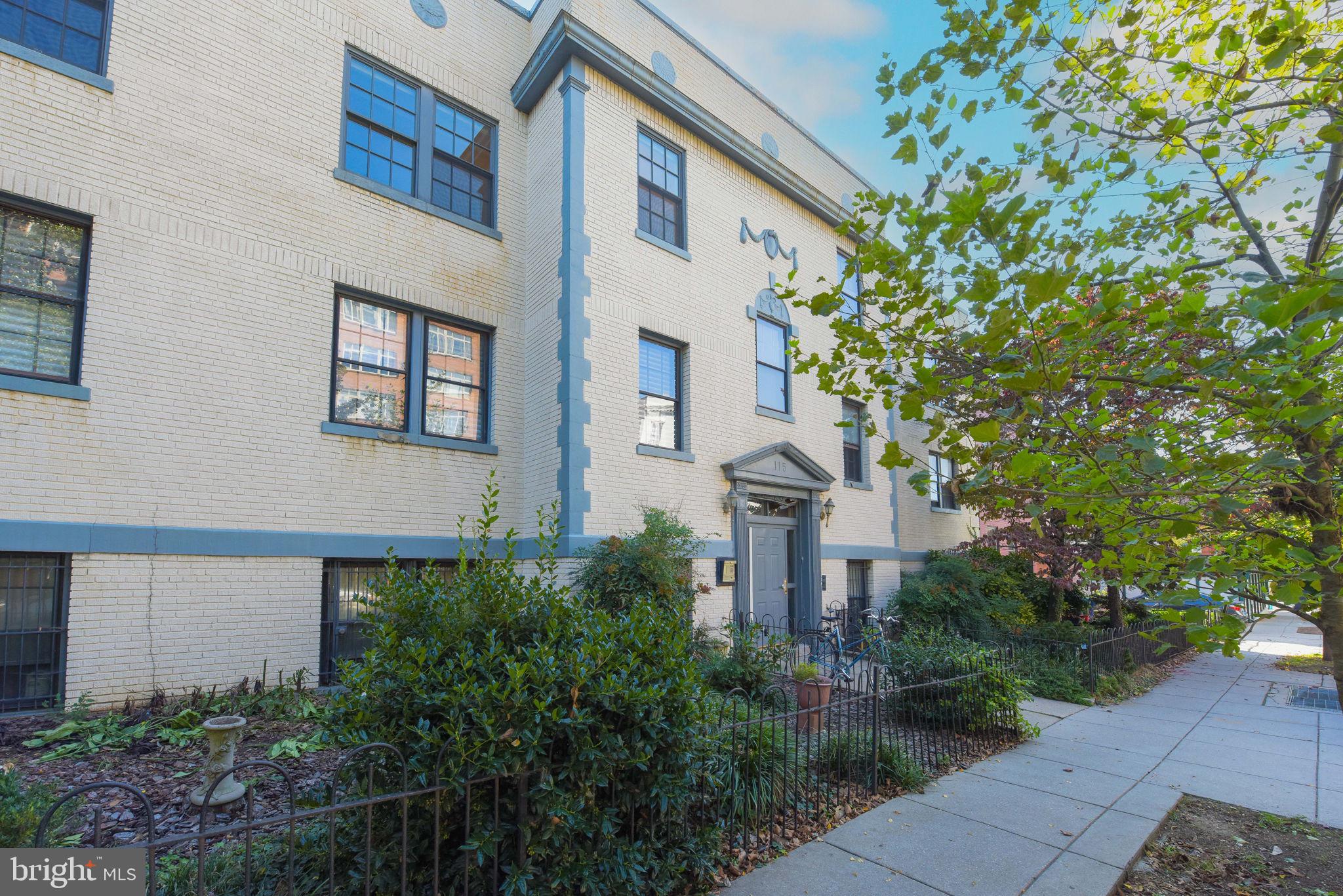 115 D St SE #201