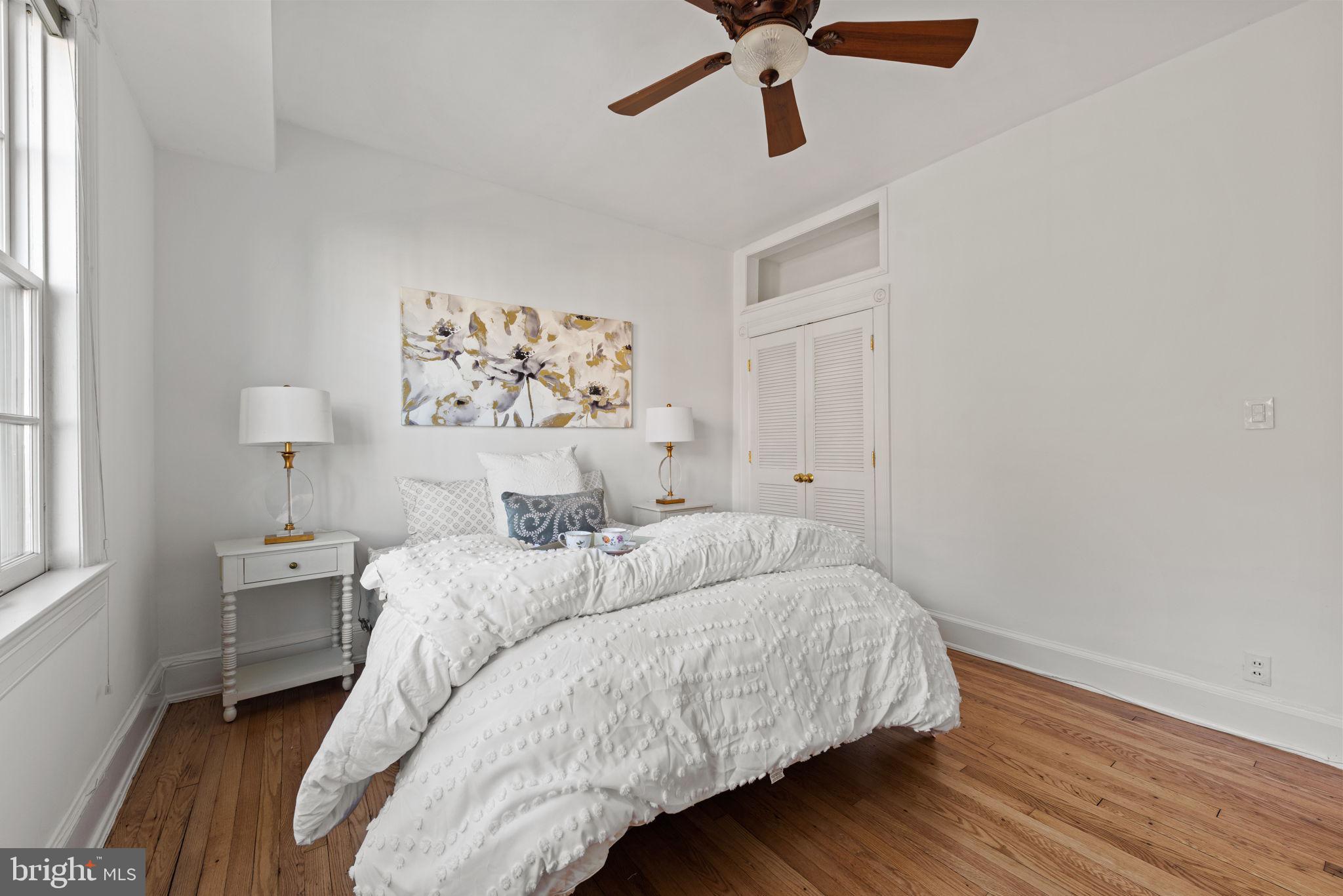 115 D St SE #201