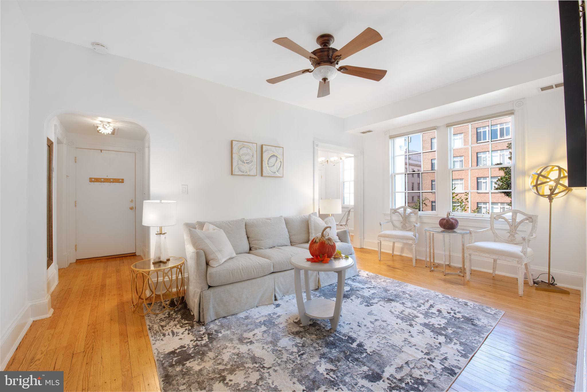 115 D St SE #201