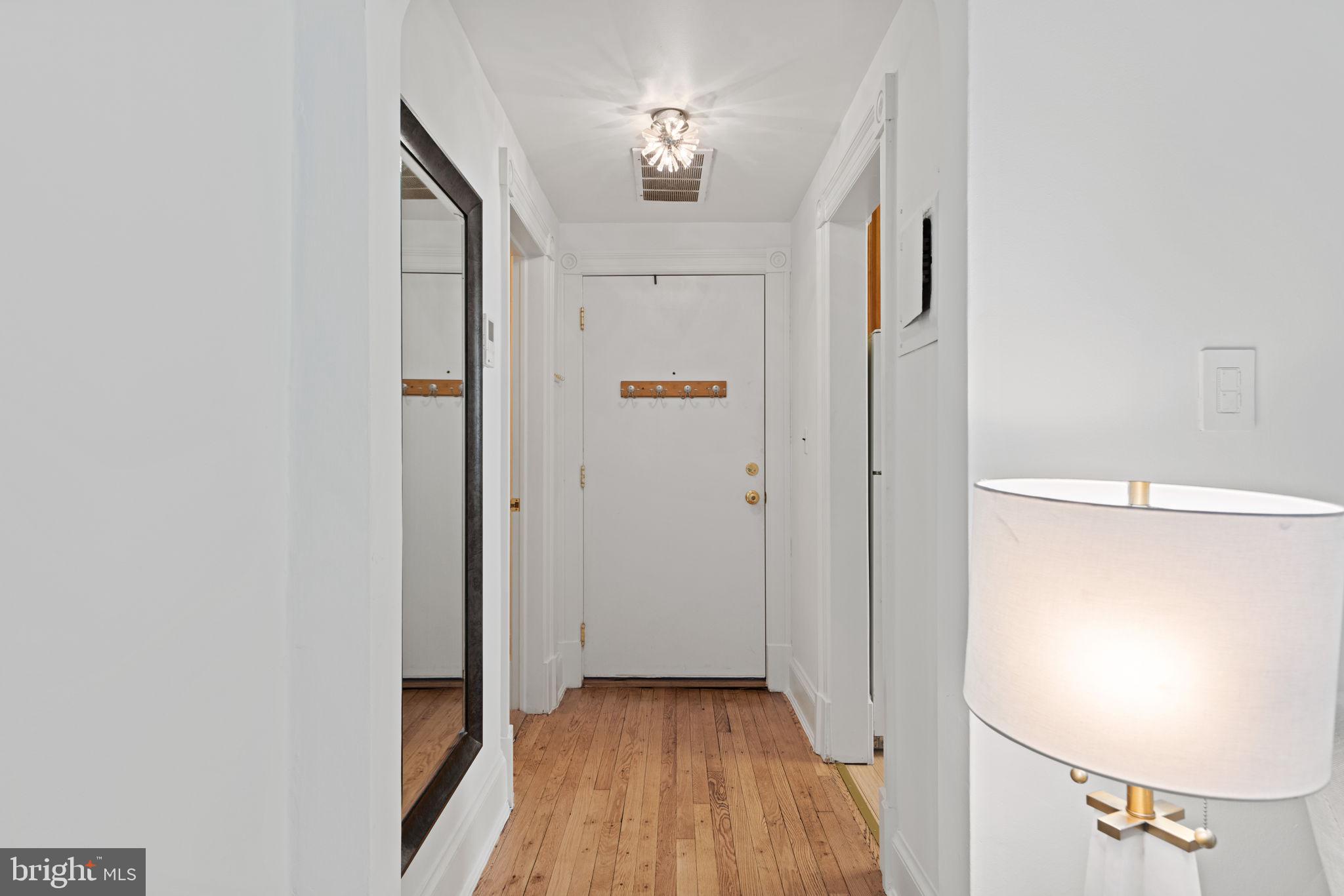 115 D St SE #201