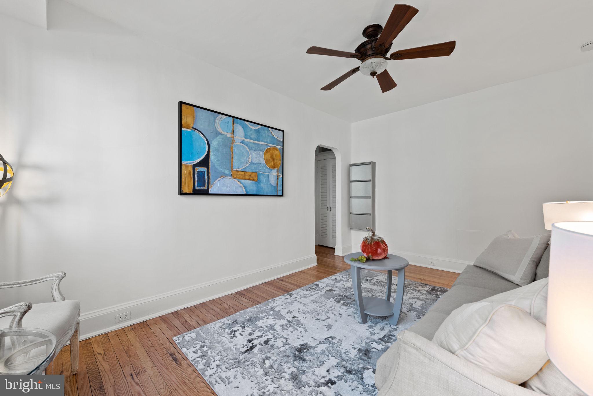115 D St SE #201