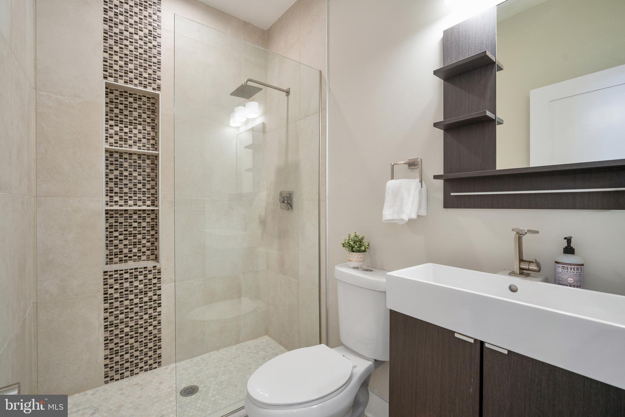 125 RHODE ISLAND AVE NE #1