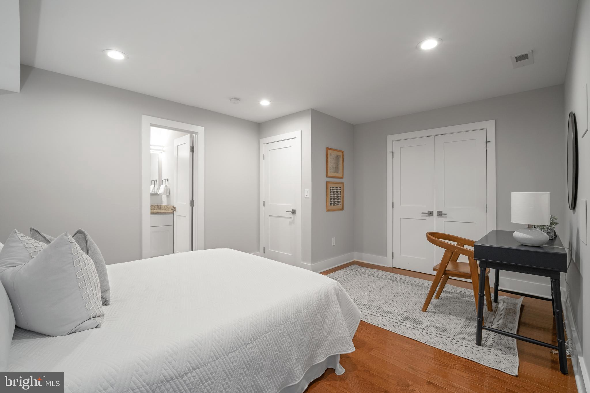 125 RHODE ISLAND AVE NE #1