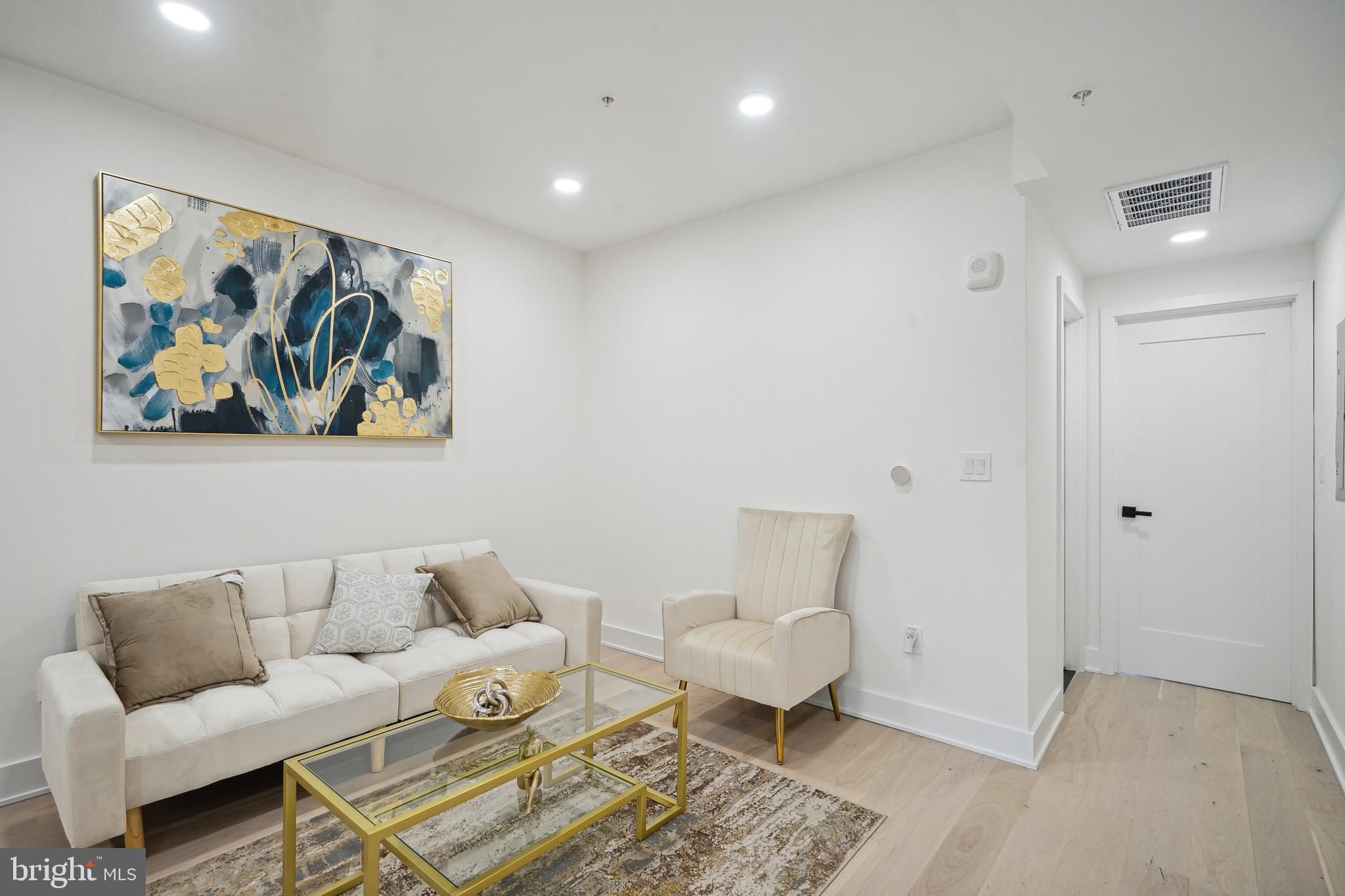 1328 Bryant St NE #4