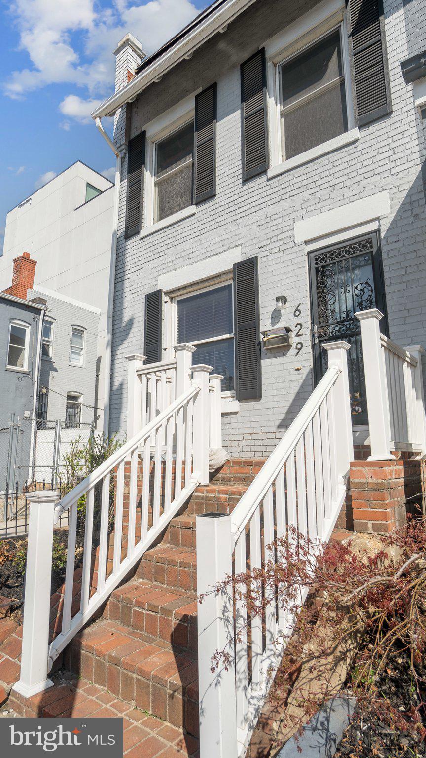 629 Harvard St NW
