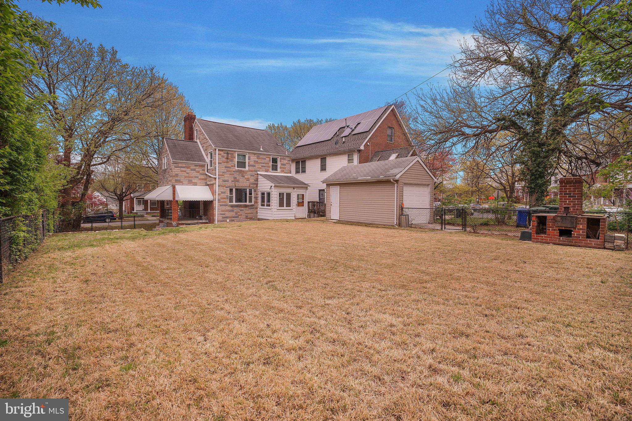 6021 NORTH DAKOTA AVENUE NW