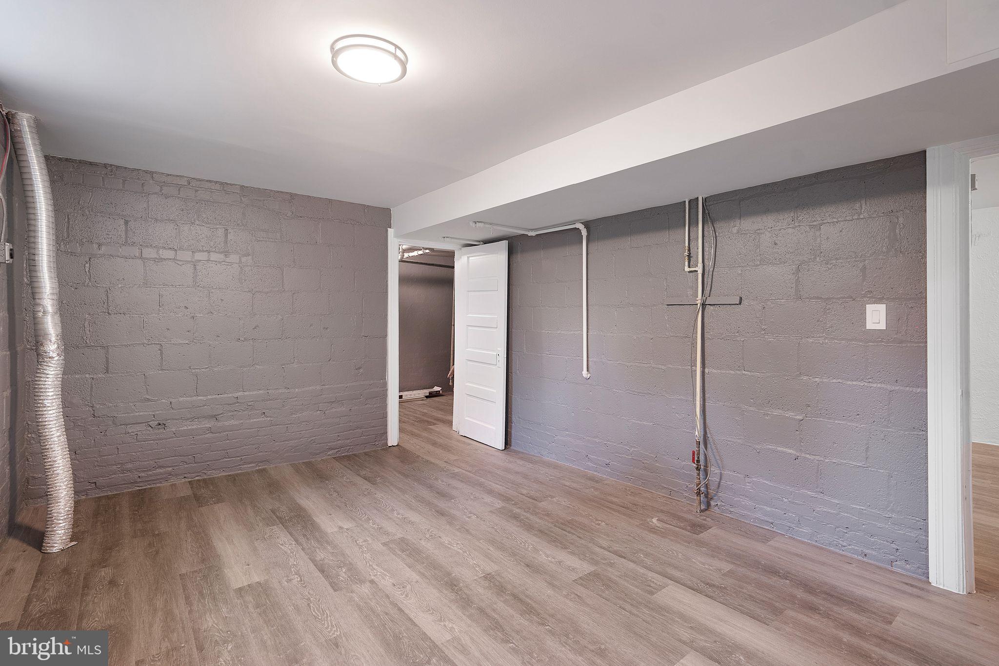 6021 NORTH DAKOTA AVENUE NW