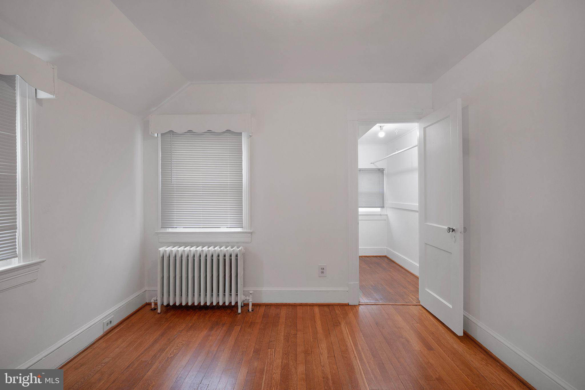 6021 NORTH DAKOTA AVENUE NW