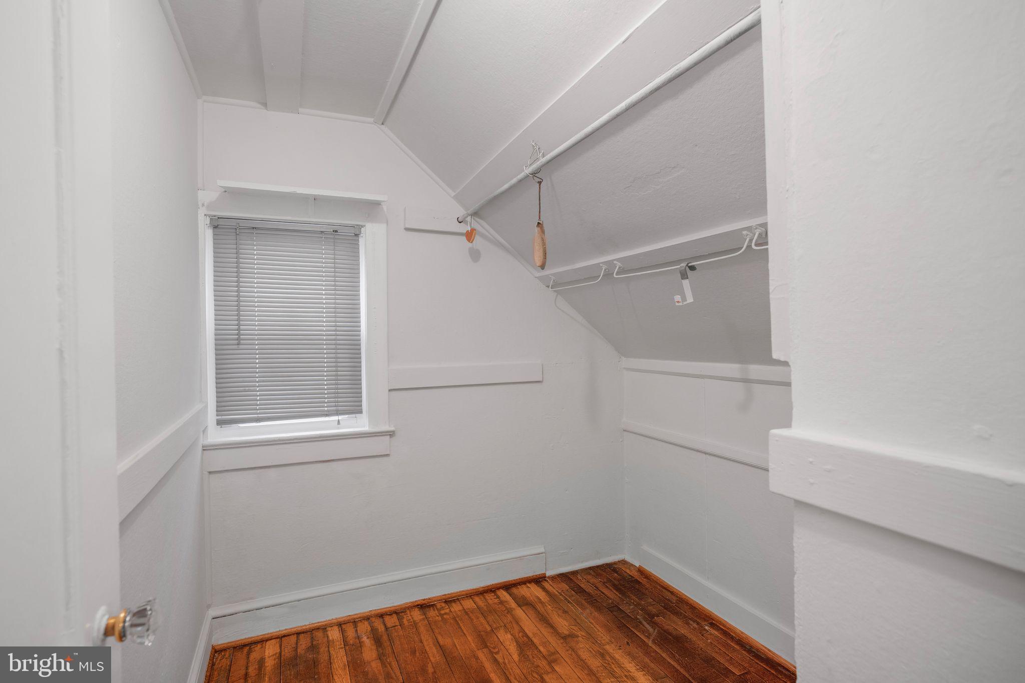 6021 NORTH DAKOTA AVENUE NW