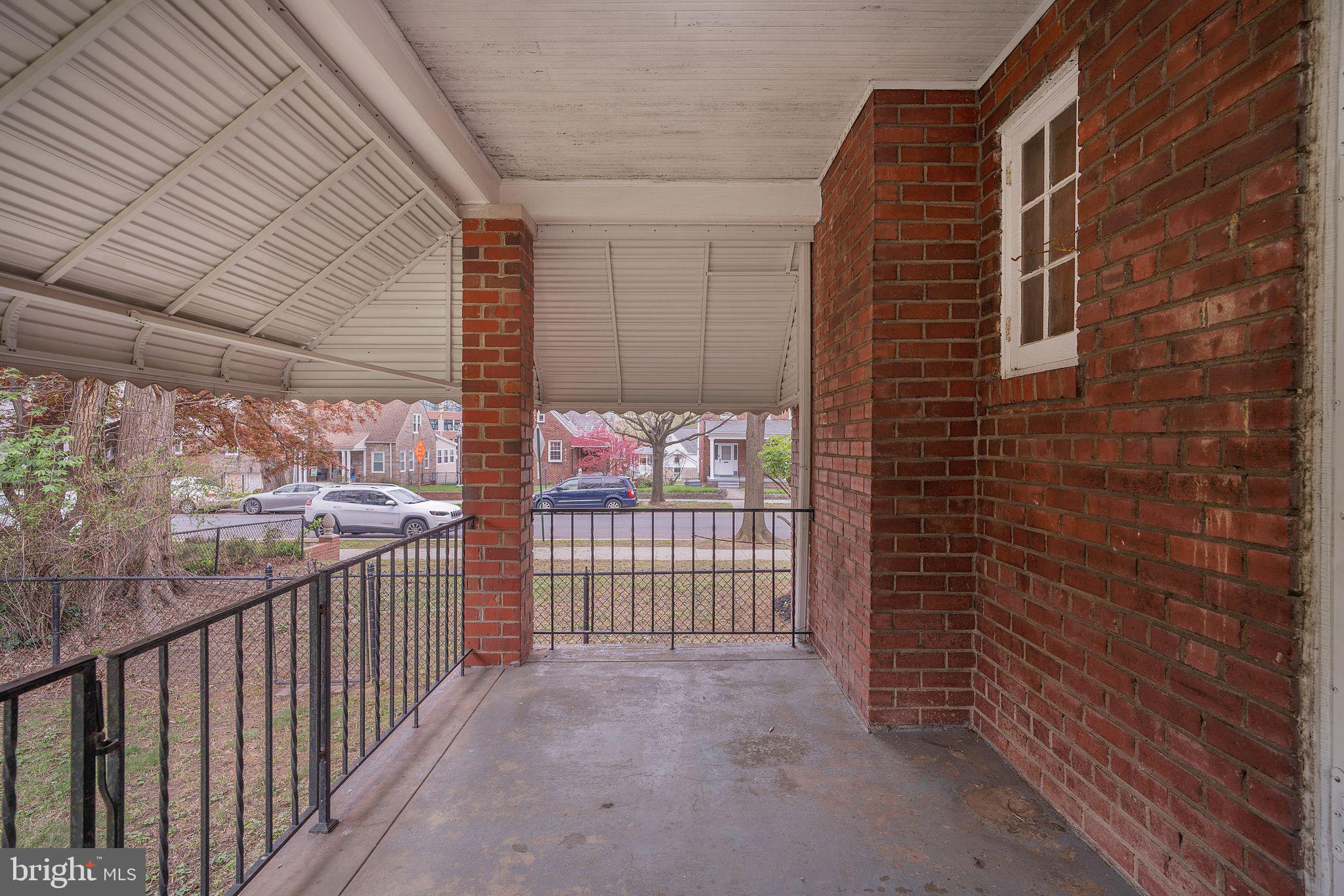 6021 NORTH DAKOTA AVENUE NW