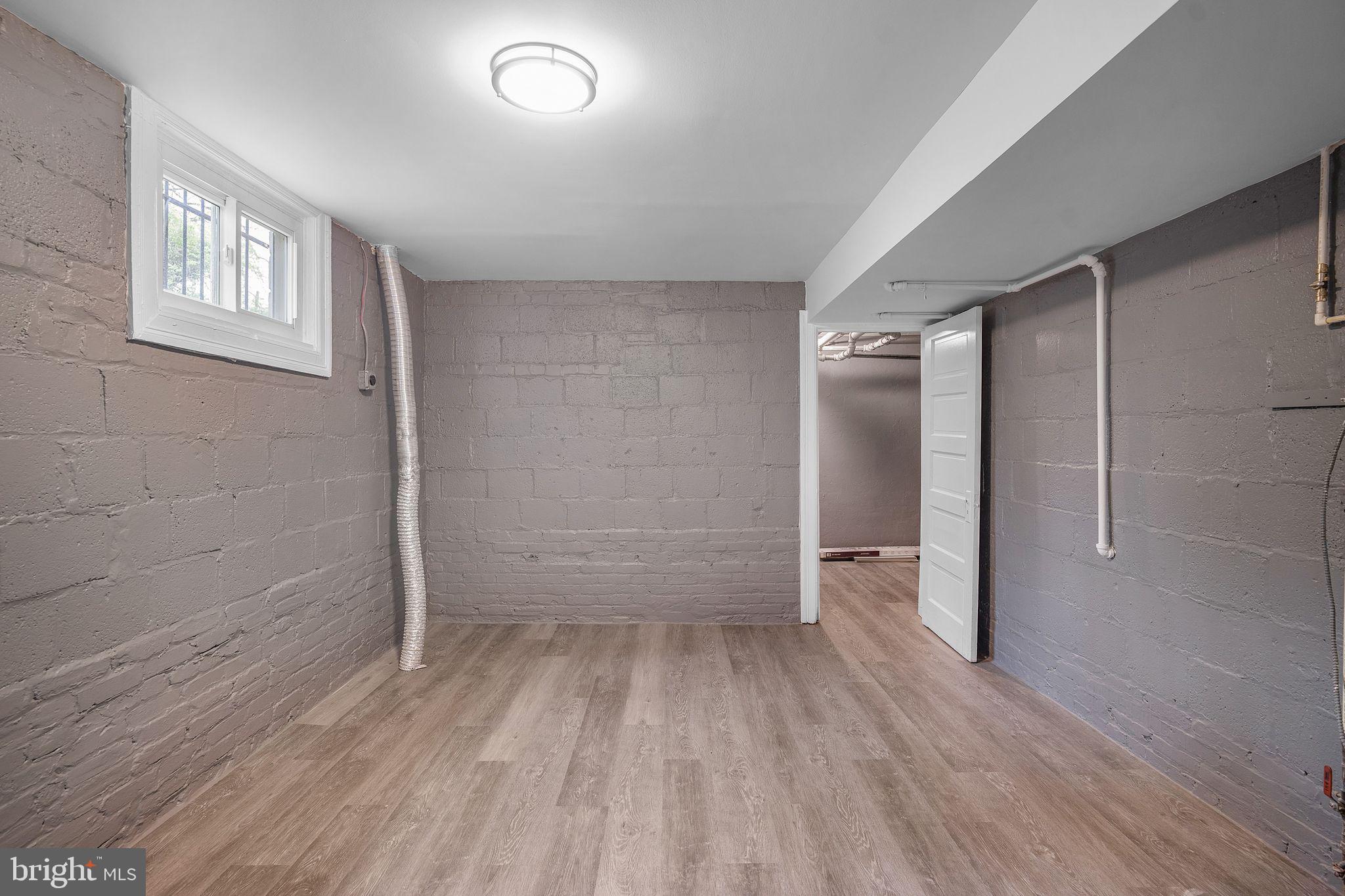 6021 NORTH DAKOTA AVENUE NW