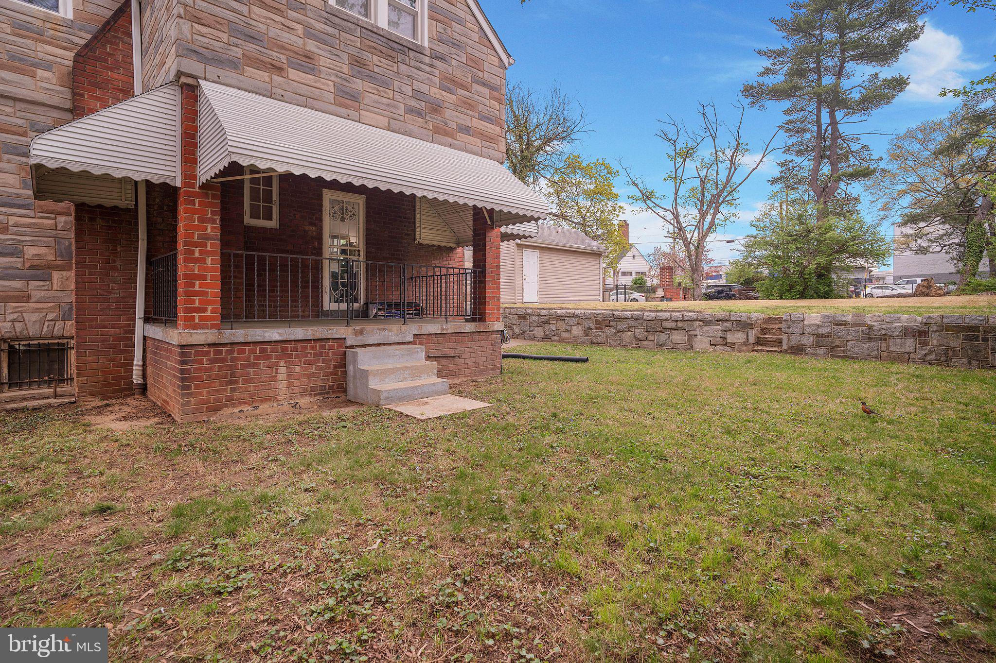 6021 NORTH DAKOTA AVENUE NW