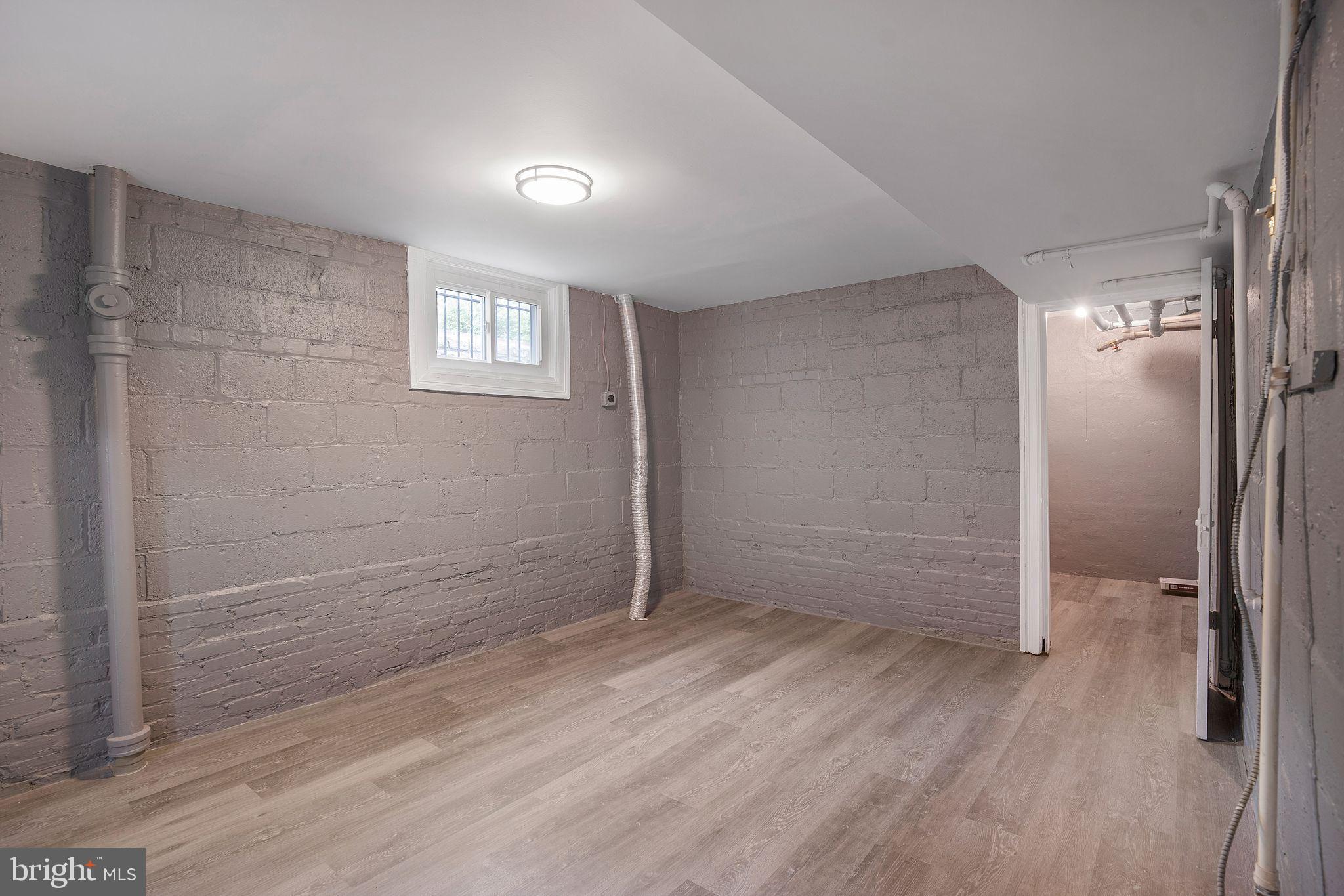 6021 NORTH DAKOTA AVENUE NW