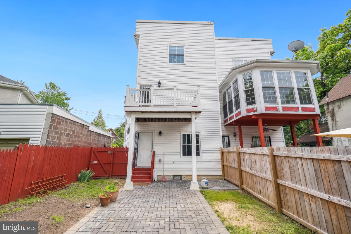 1122 45th St NE