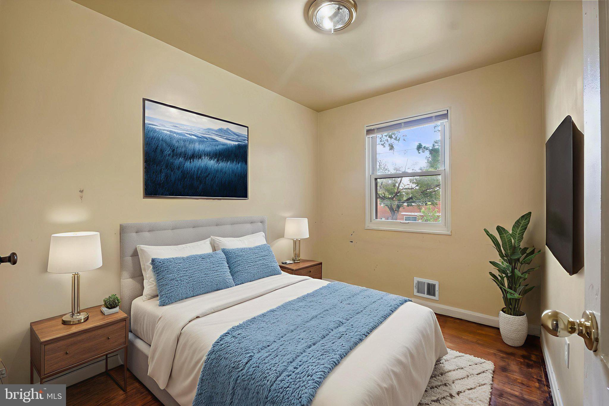 4956 SARGENT ROAD NE