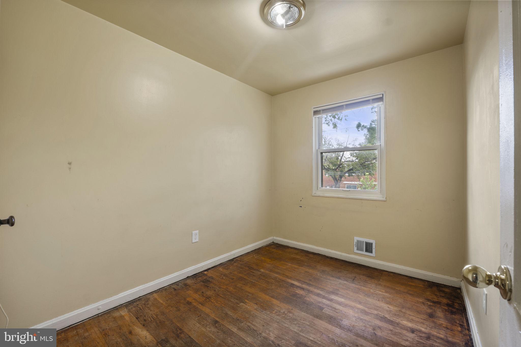 4956 SARGENT ROAD NE