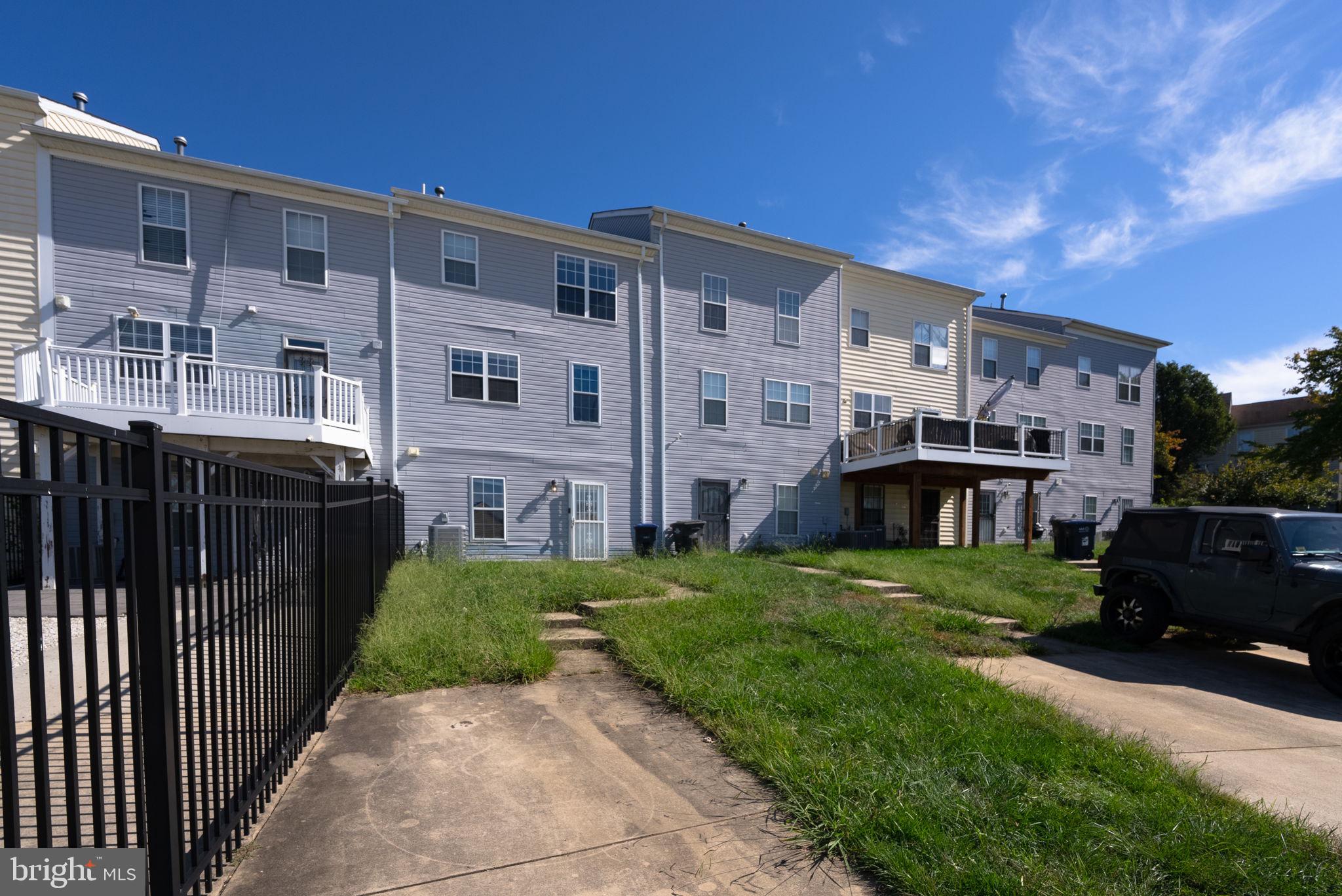 1830 WEBSTER PLACE SE