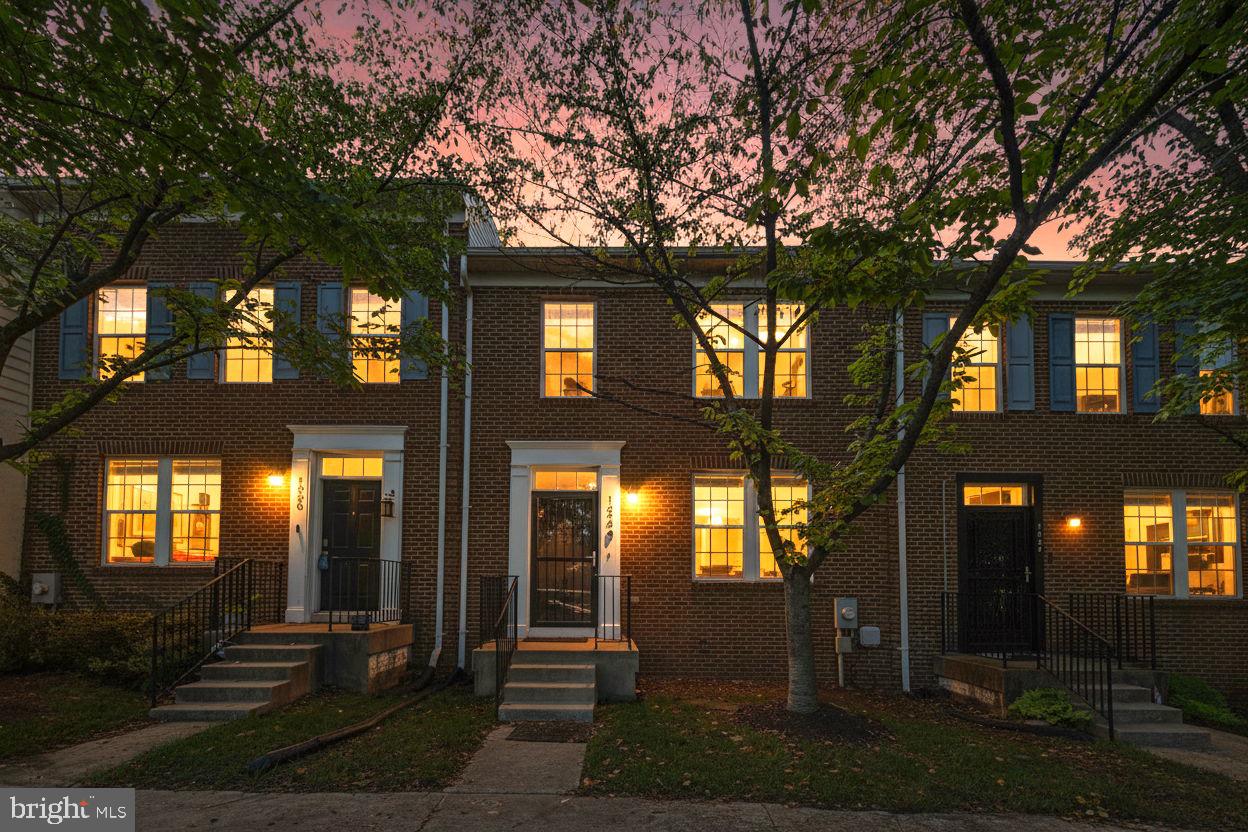 1830 WEBSTER PLACE SE