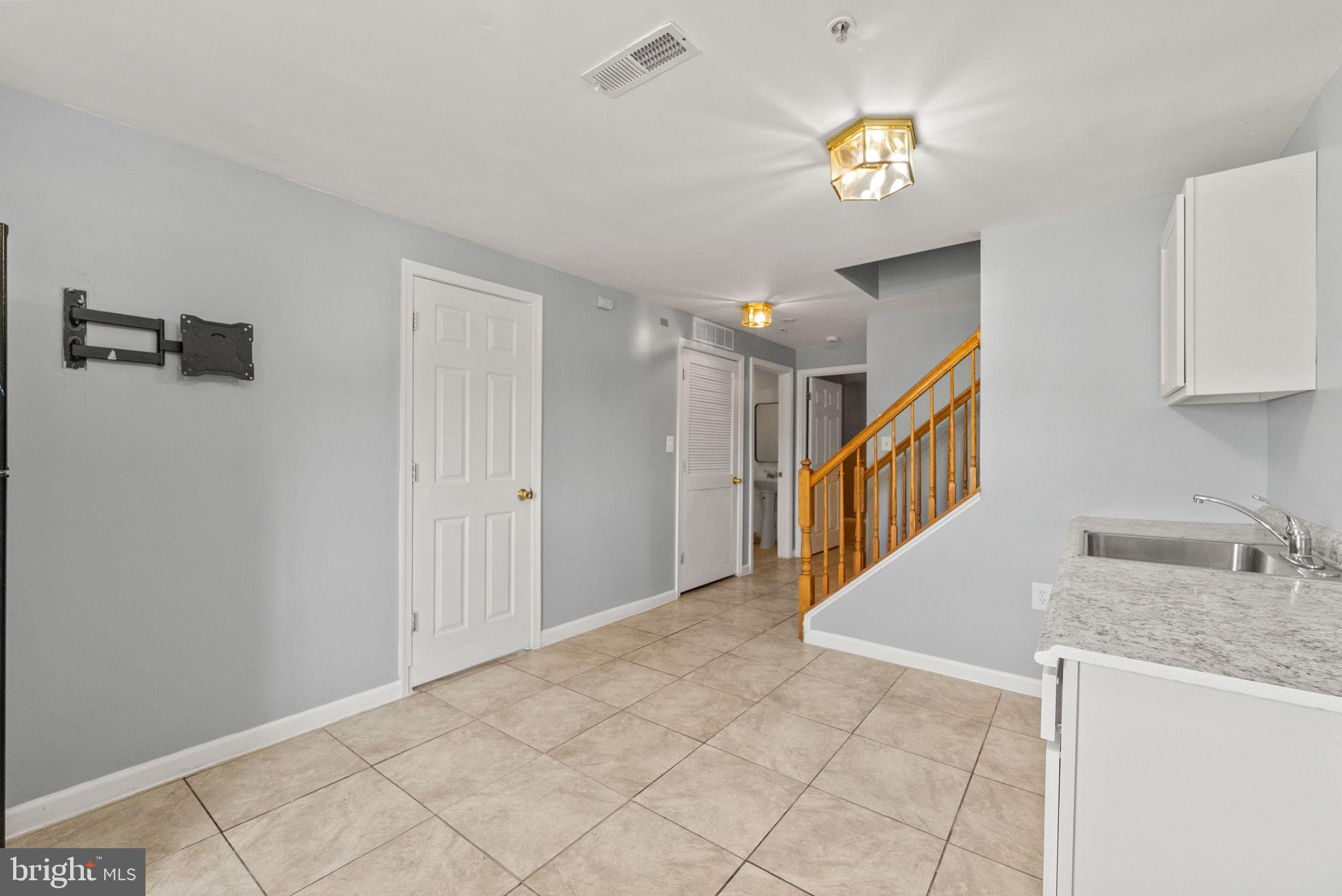 1830 WEBSTER PLACE SE