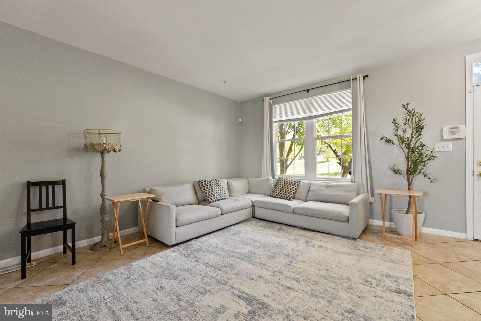 1830 WEBSTER PLACE SE