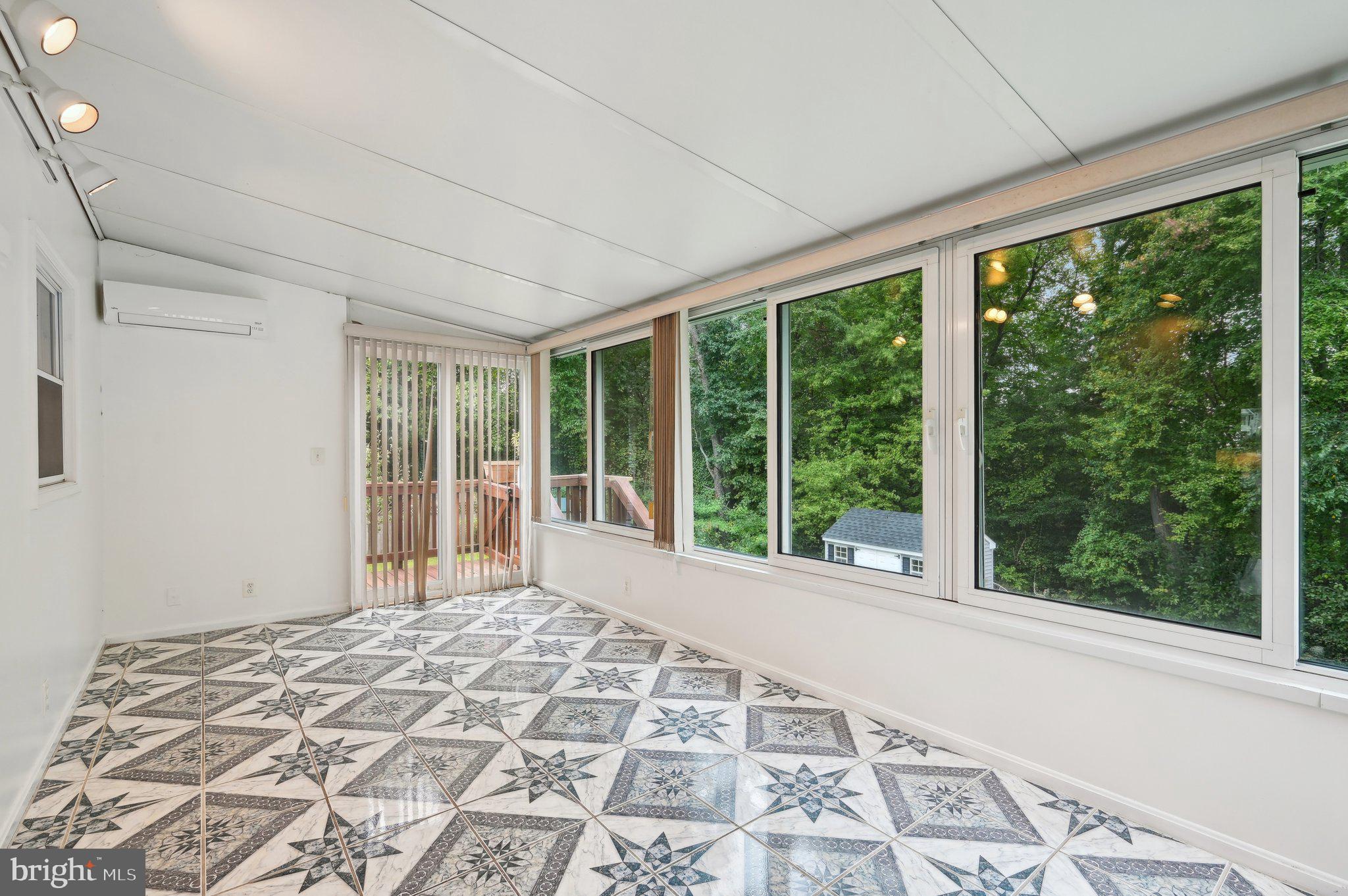 1712 Angel Ct