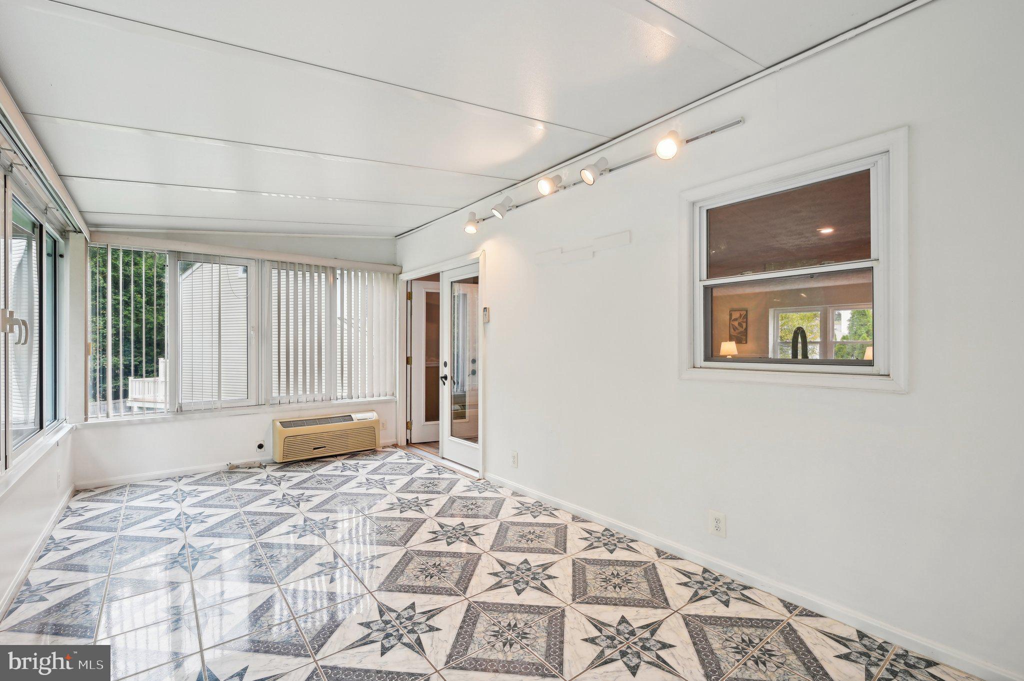 1712 Angel Ct
