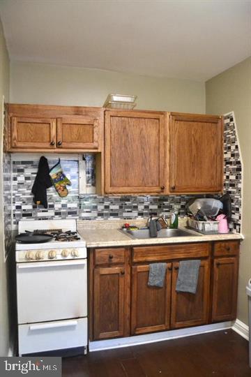 3711 W FRANKLIN STREET