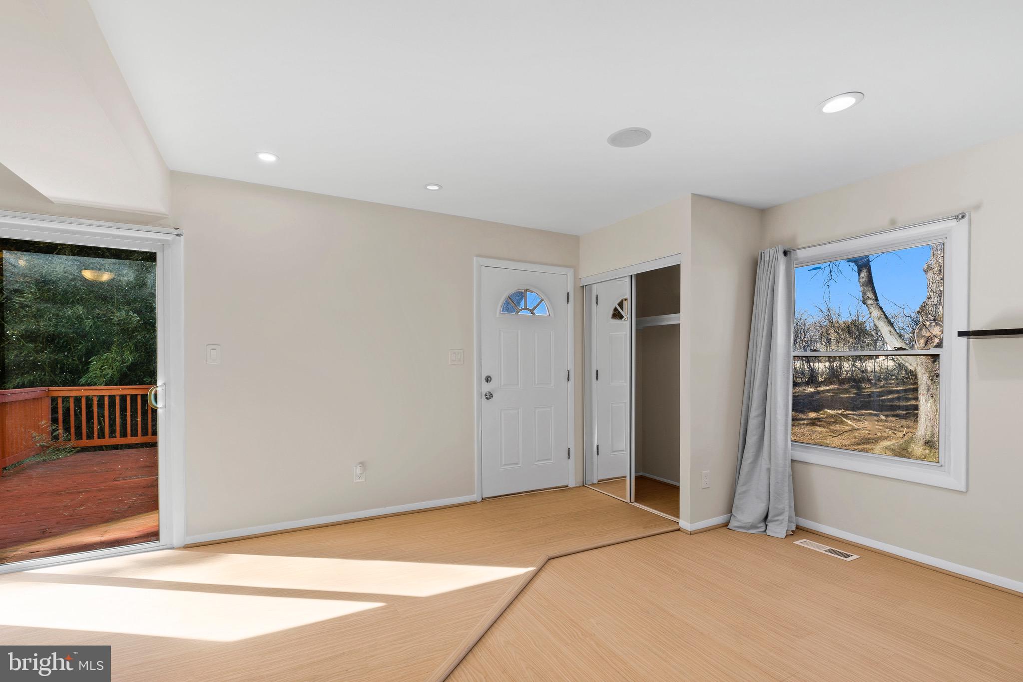 38 DEEPSPRING CT