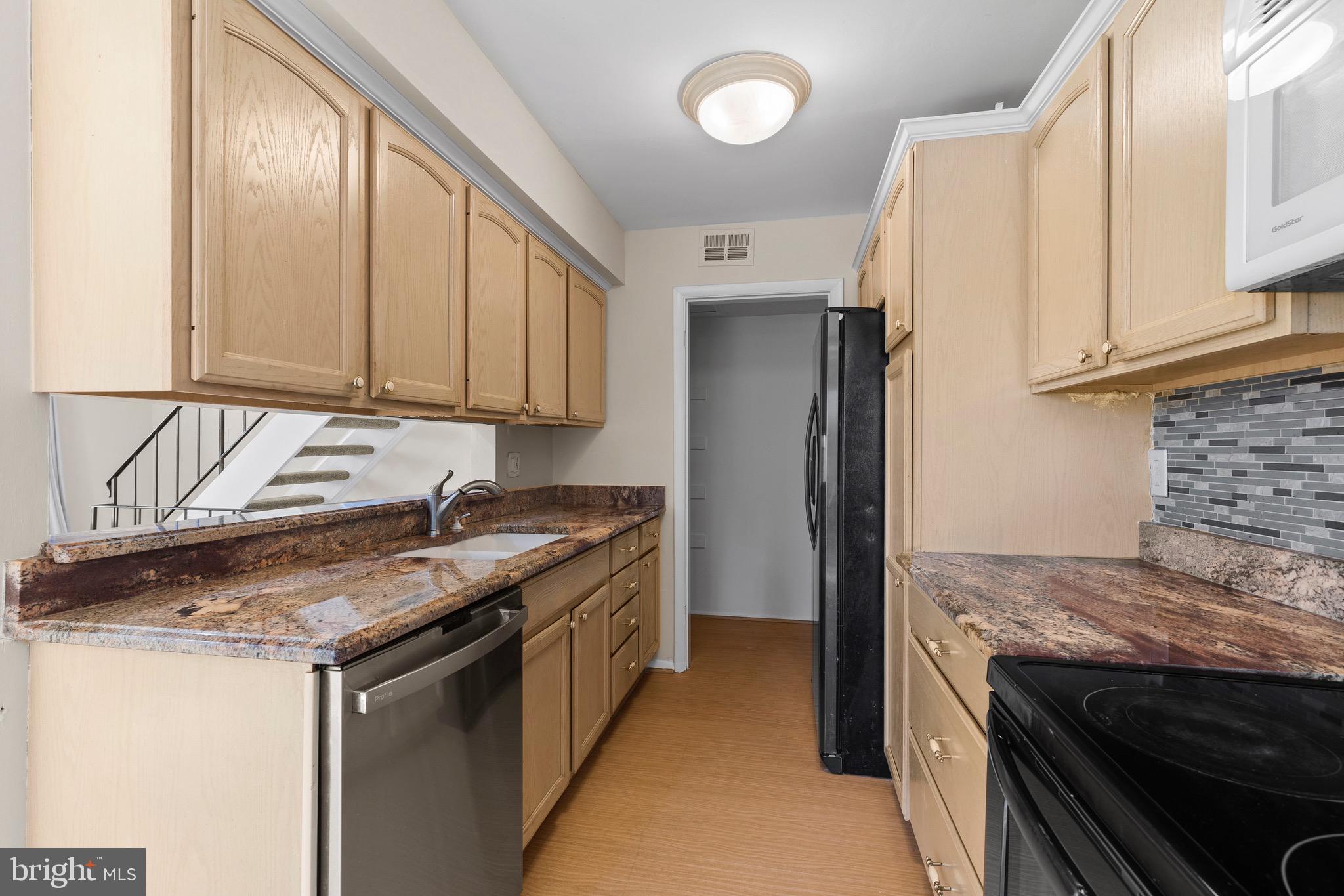 38 DEEPSPRING CT