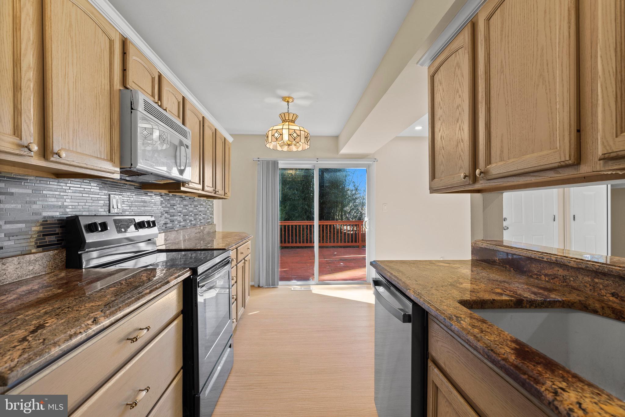 38 DEEPSPRING CT