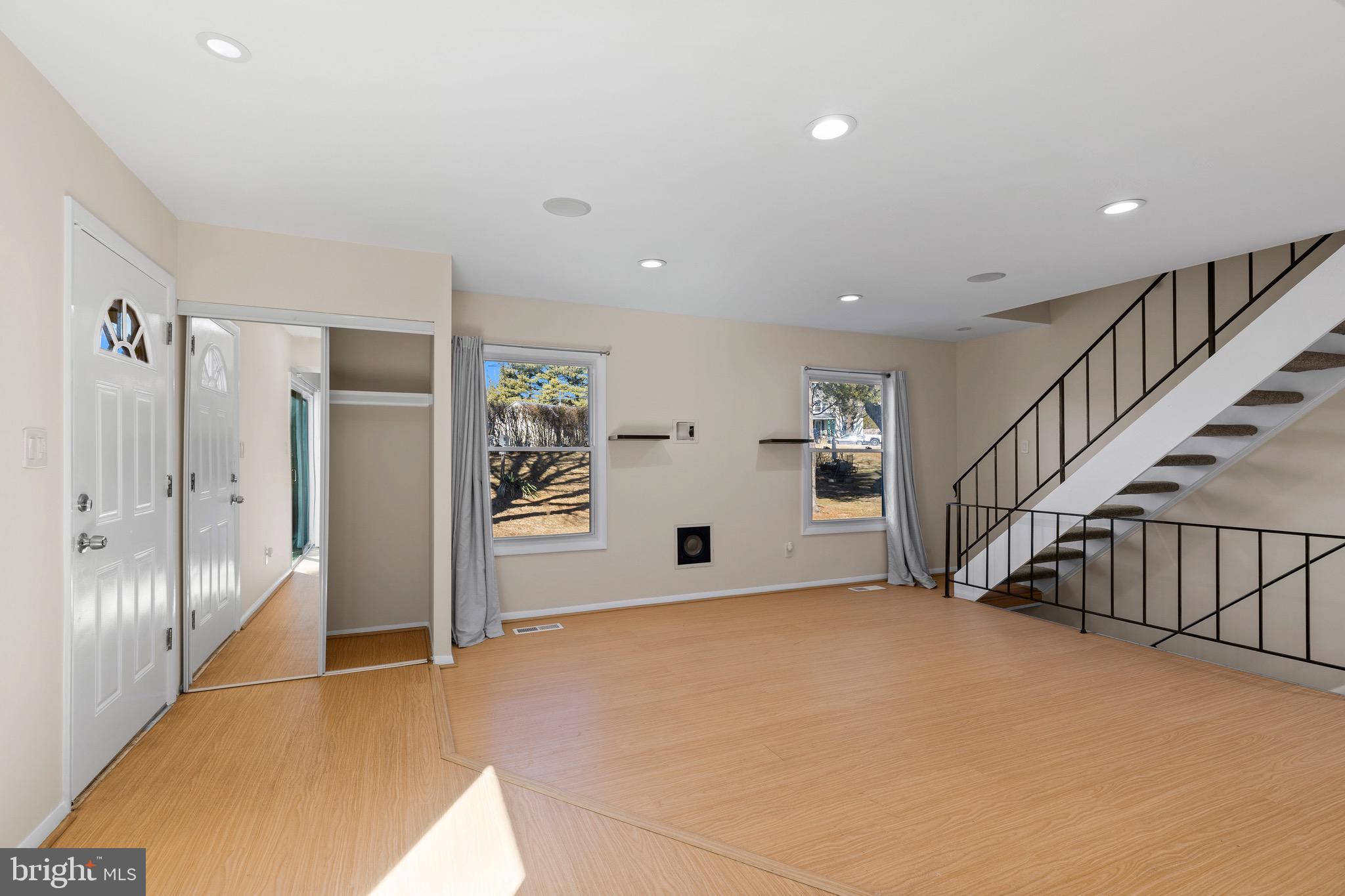 38 DEEPSPRING CT