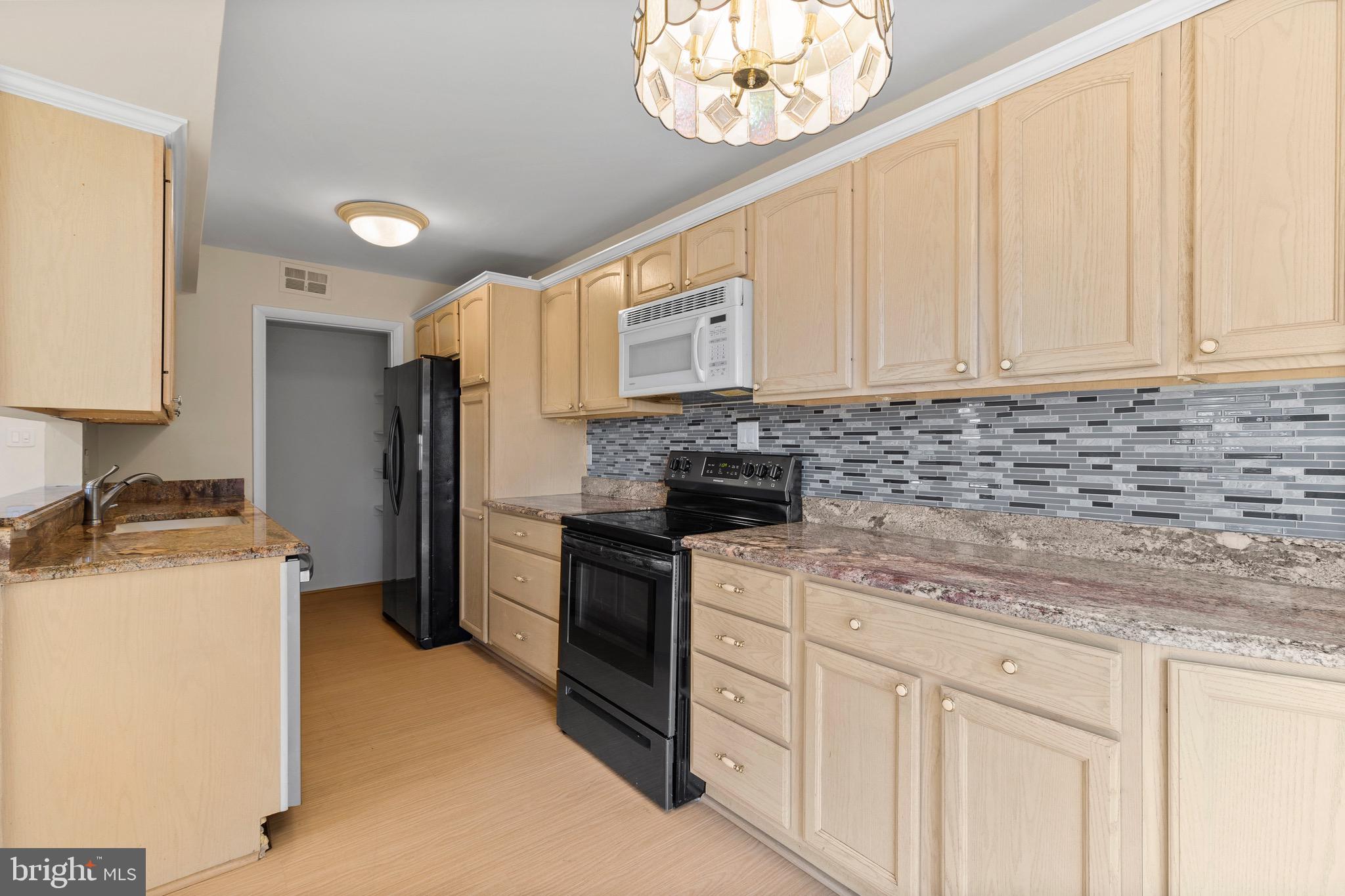 38 DEEPSPRING CT
