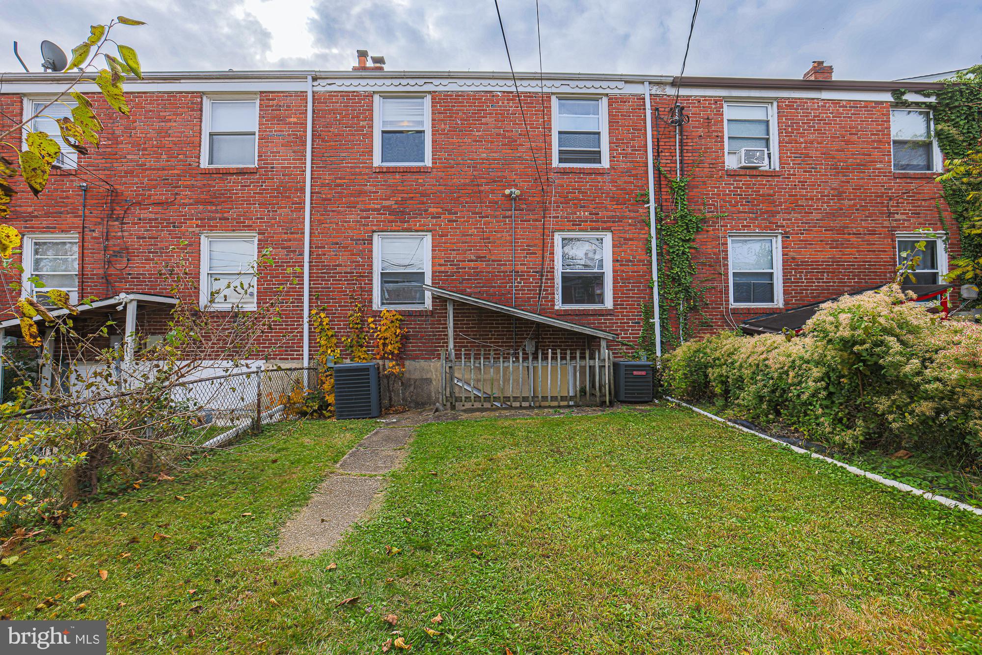 1422 DARTMOUTH AVENUE