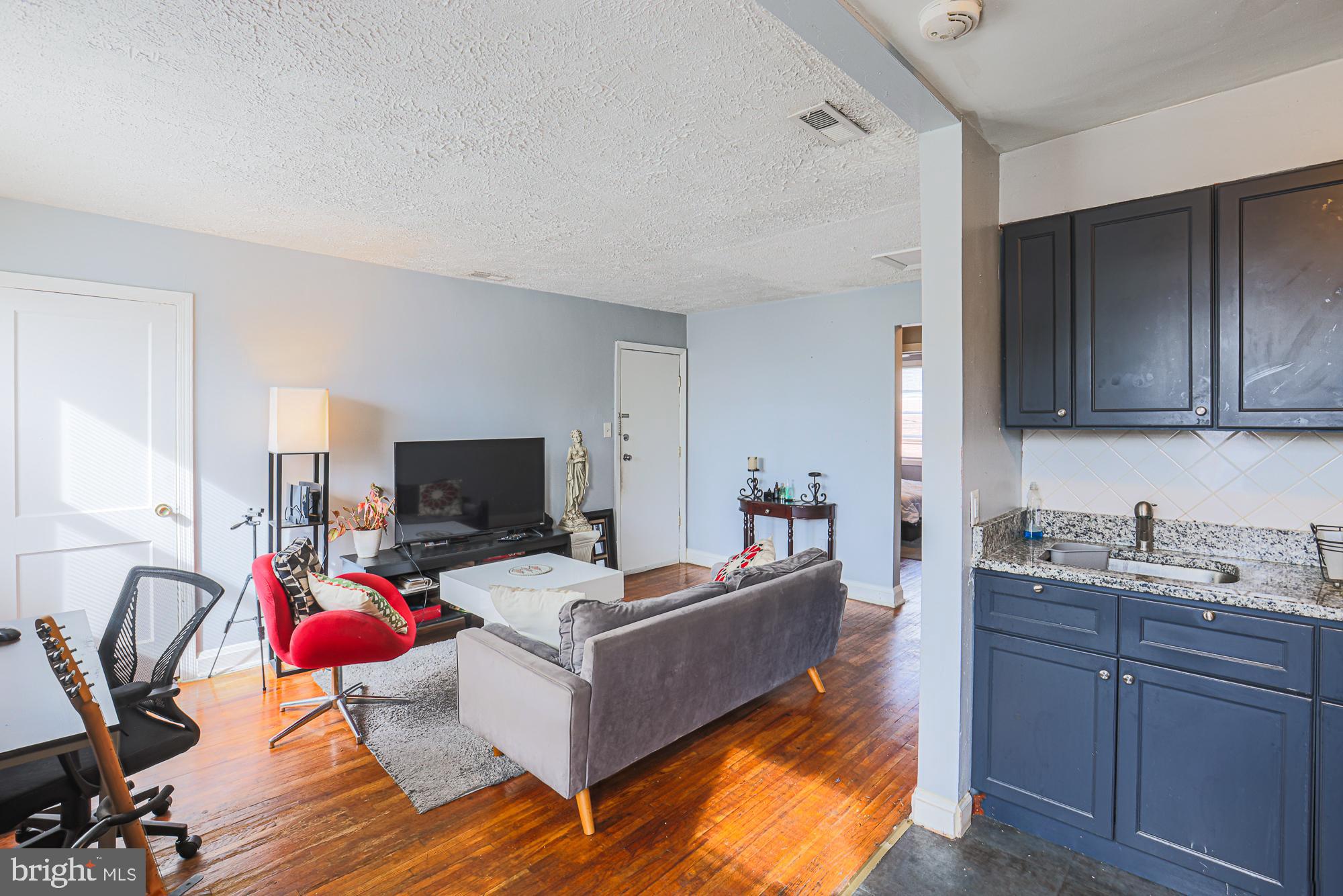 1422 DARTMOUTH AVENUE