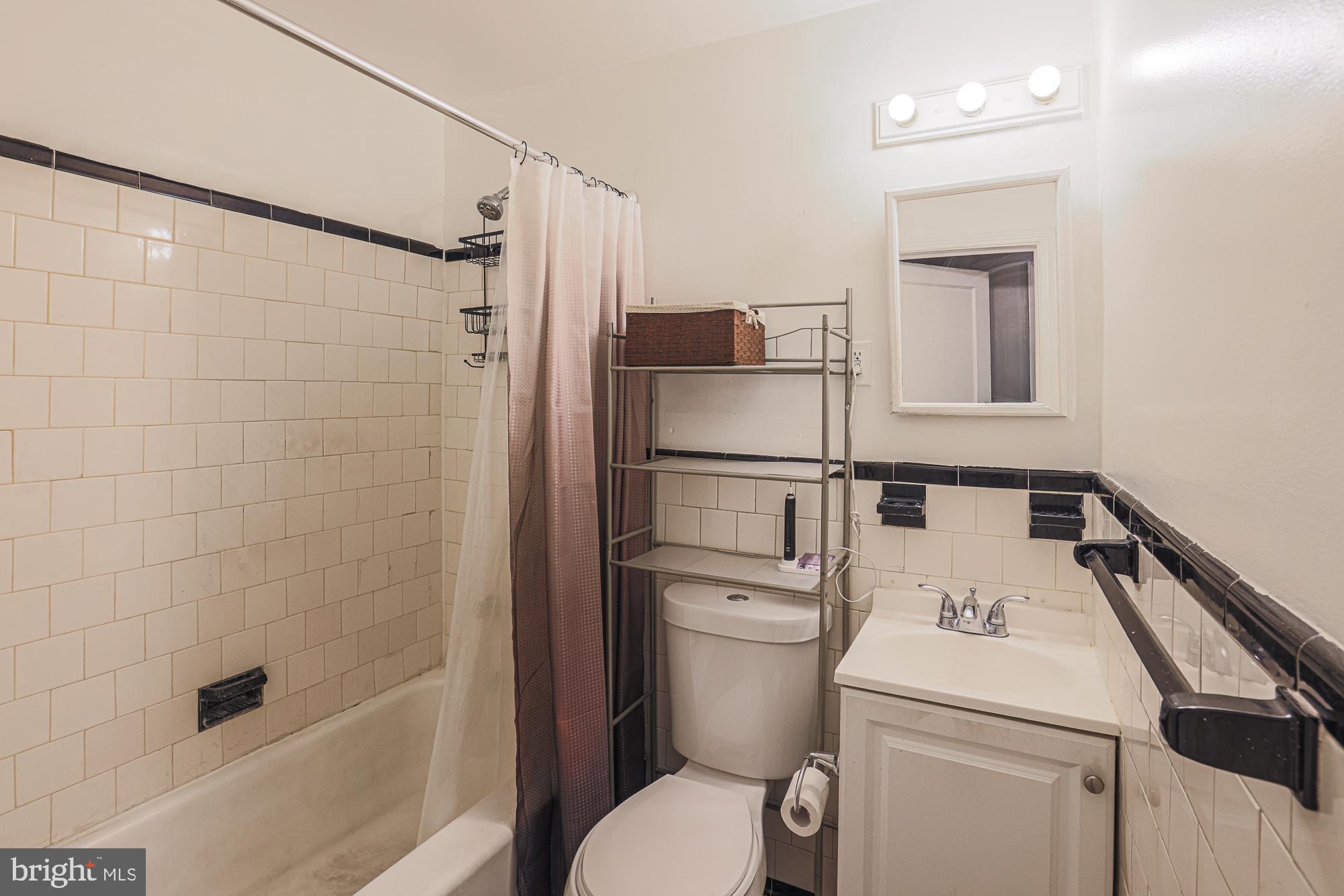 1422 DARTMOUTH AVENUE