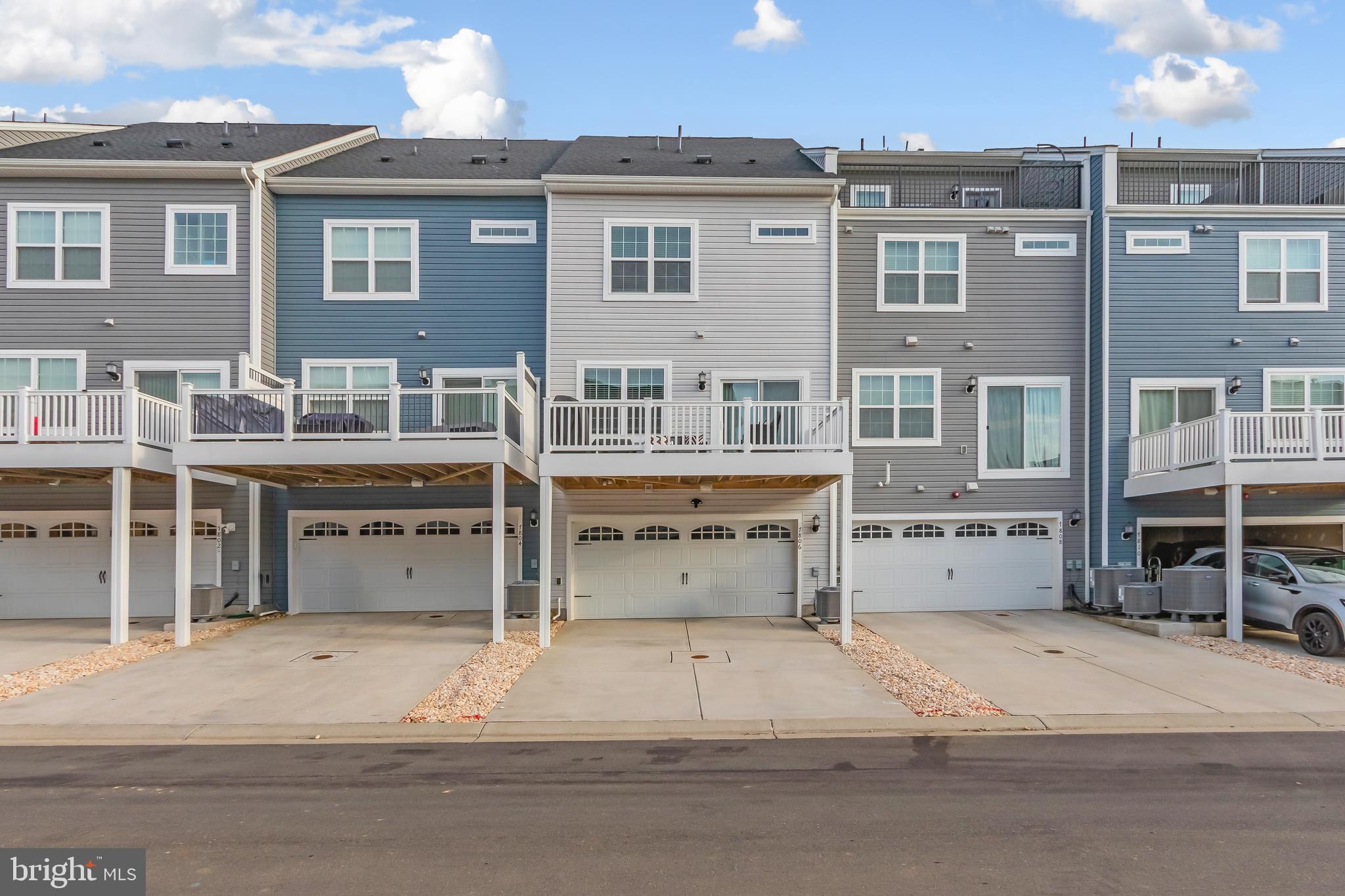 7806 JOHNNYCAKE ROAD