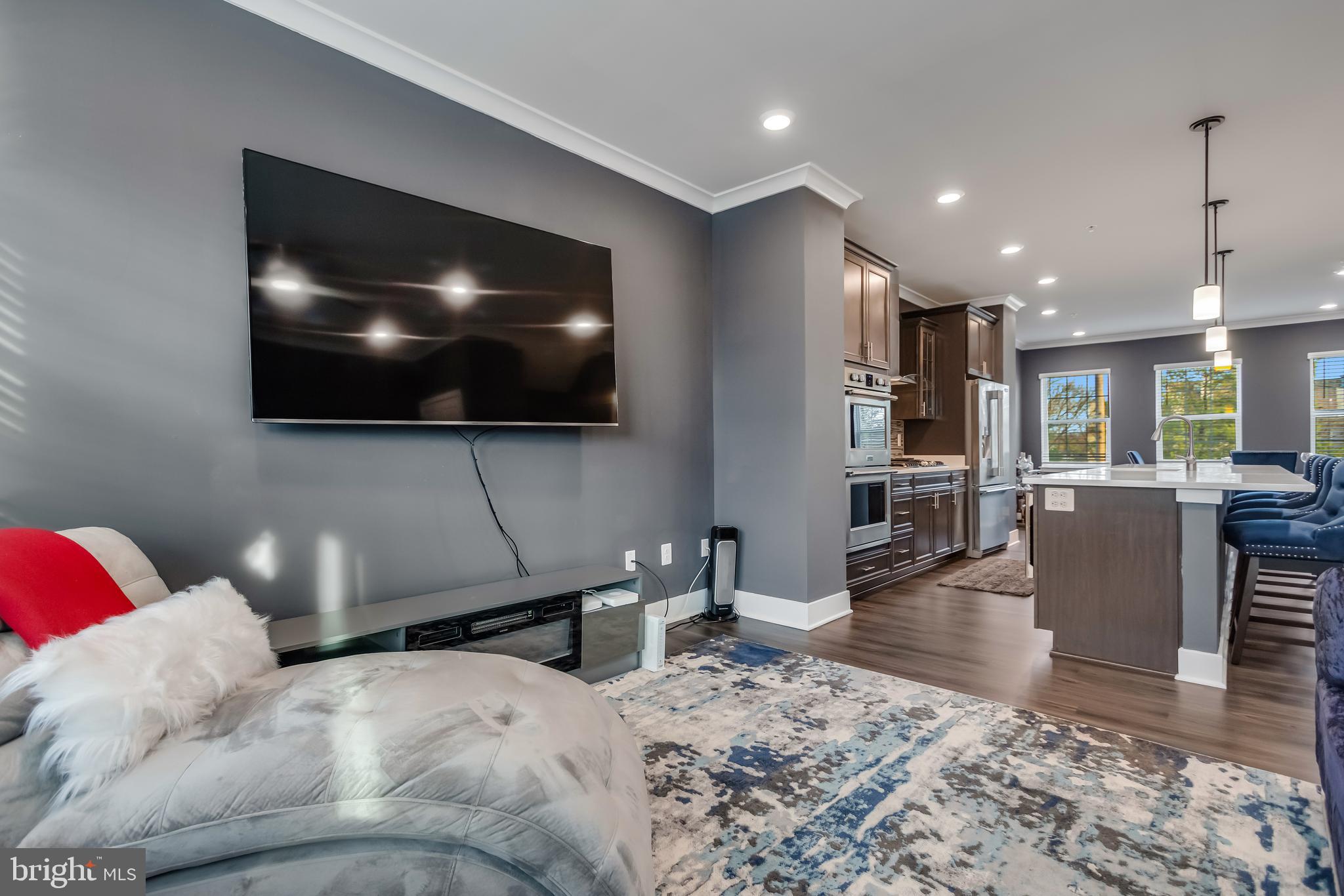 7806 JOHNNYCAKE ROAD