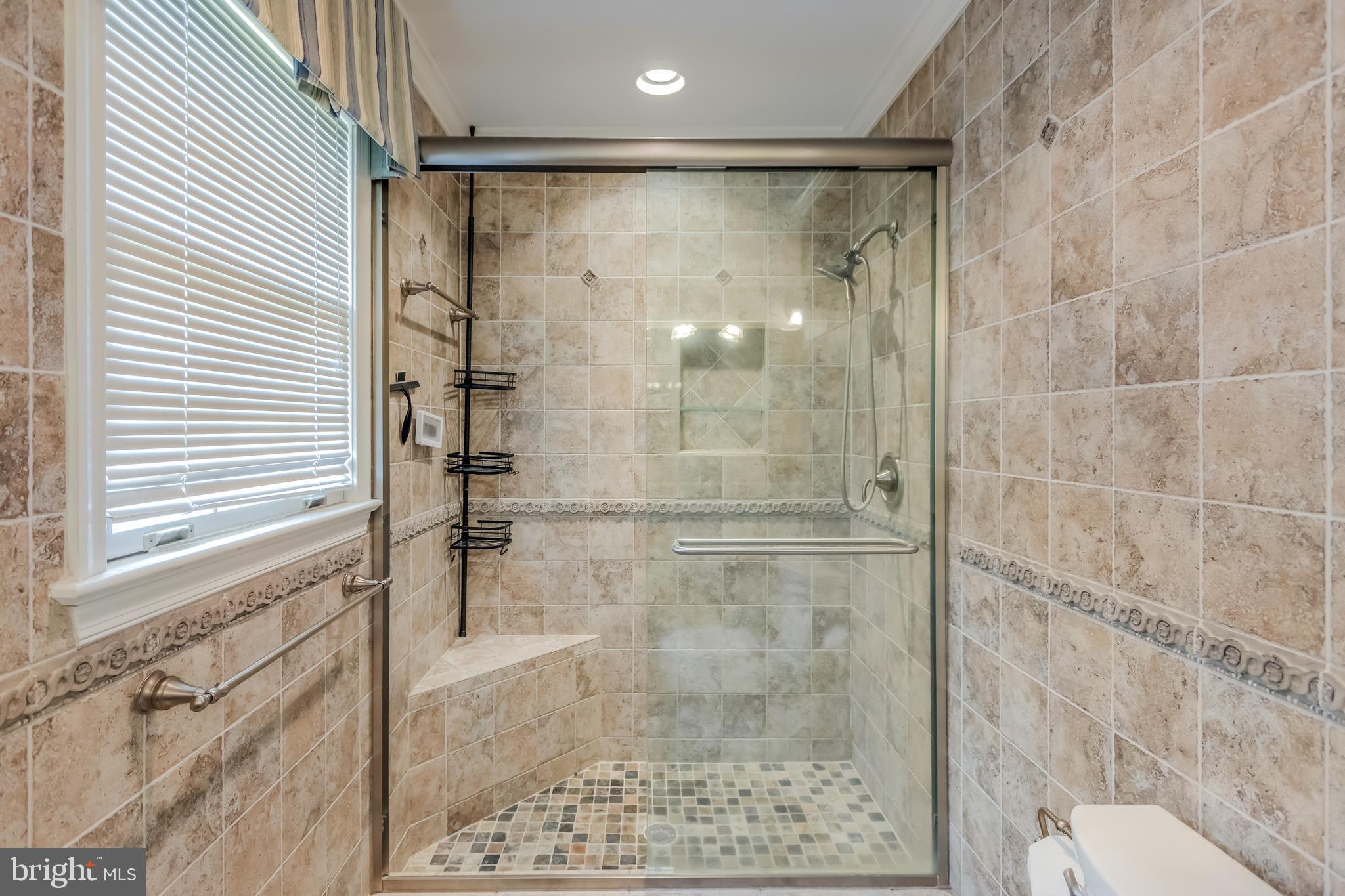 1305 Greenmont Dr