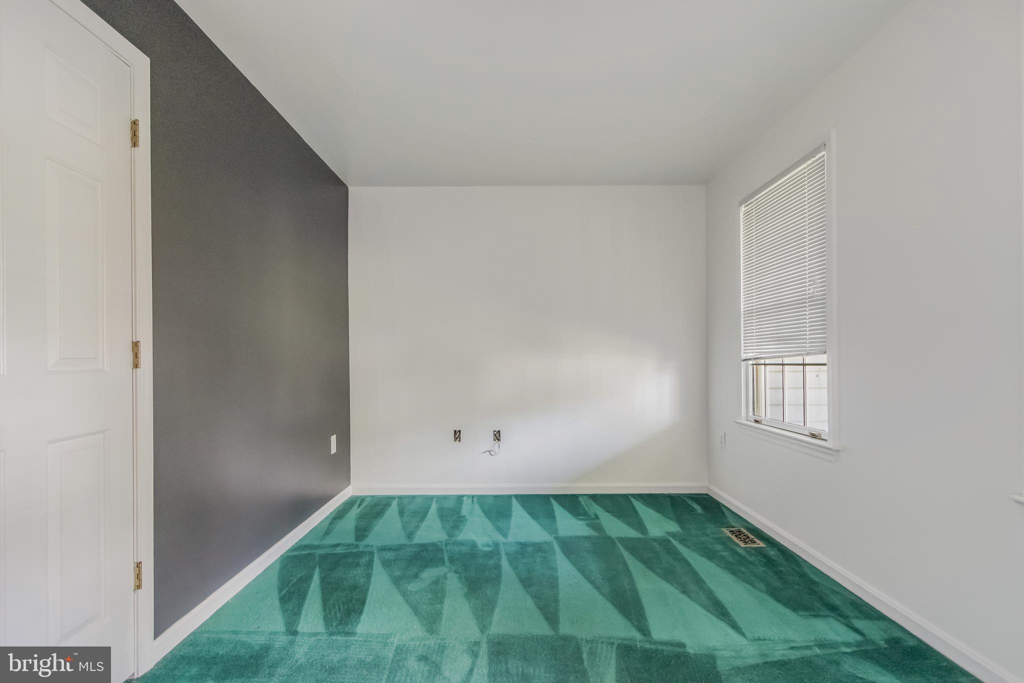 1305 Greenmont Dr