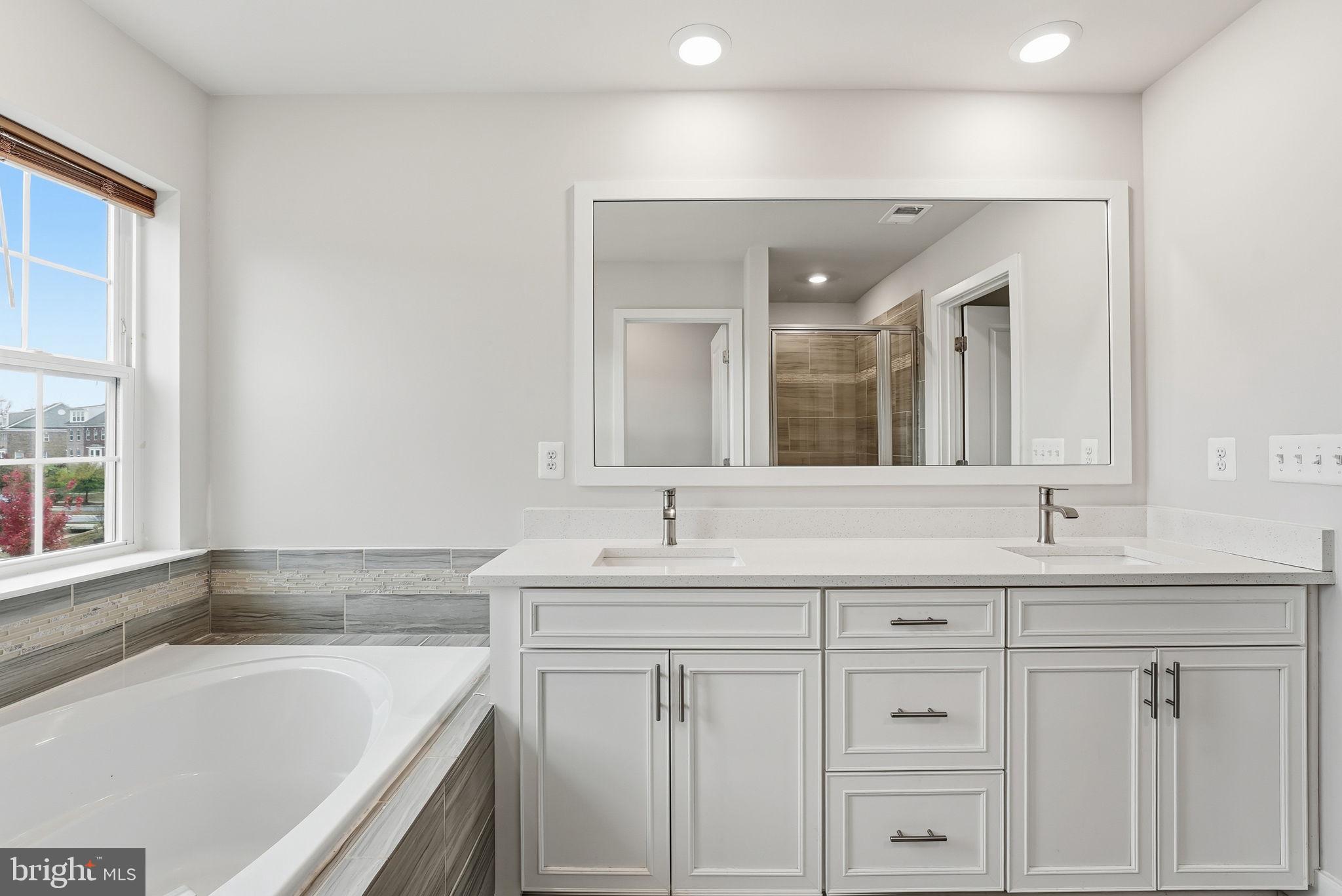 4564 SHAKESPEARE CIRCLE