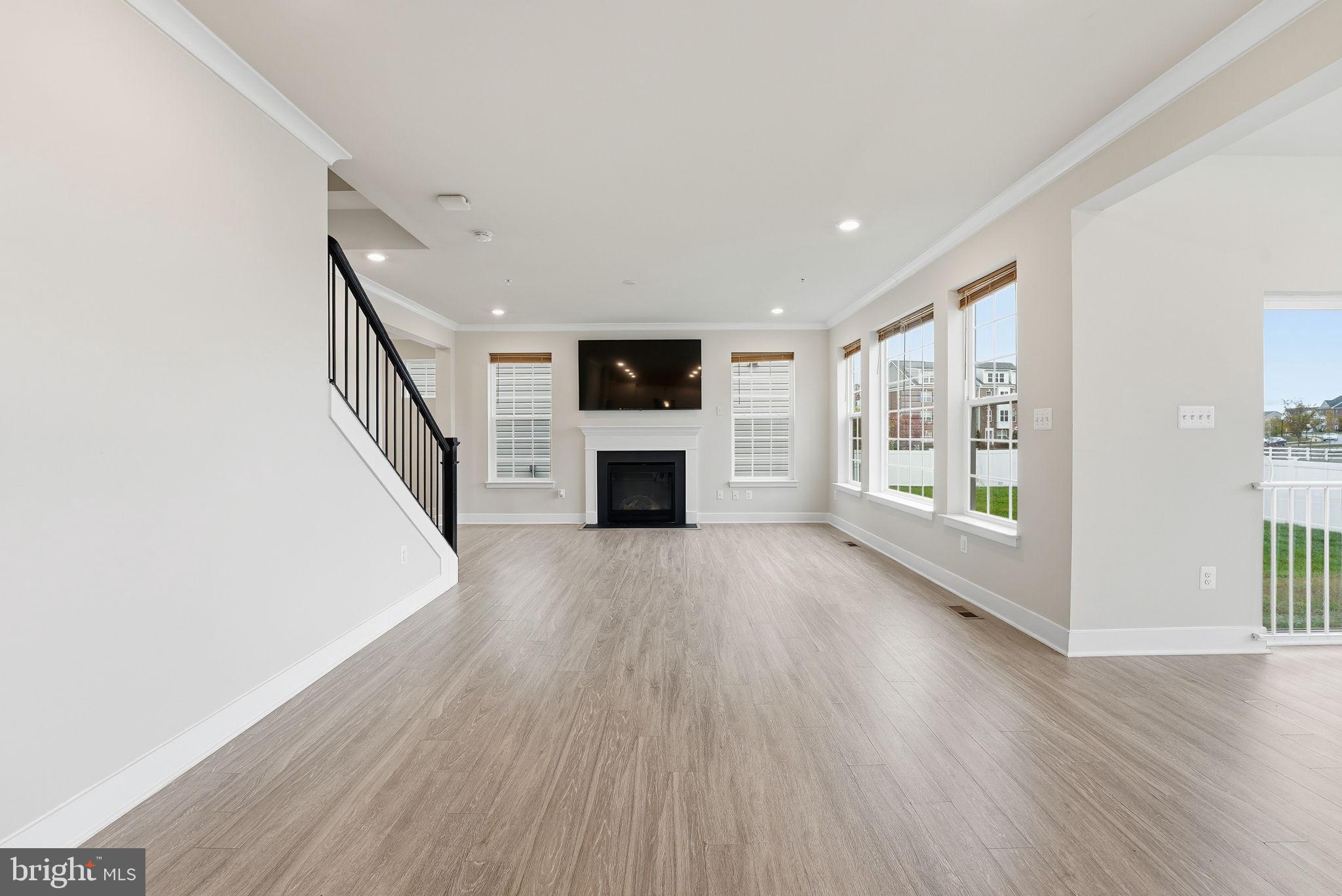 4564 SHAKESPEARE CIRCLE